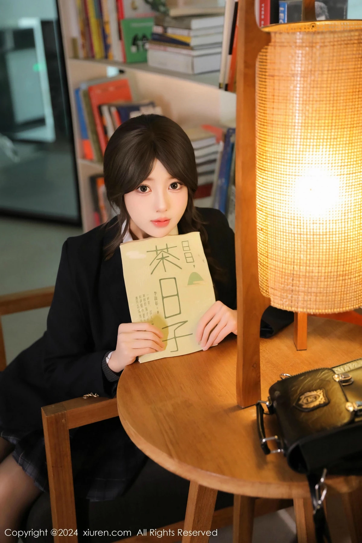 桃妖夭性感学妹制服露白色内衣配黑丝袜秀曼妙身姿绝美写真 第 22 张