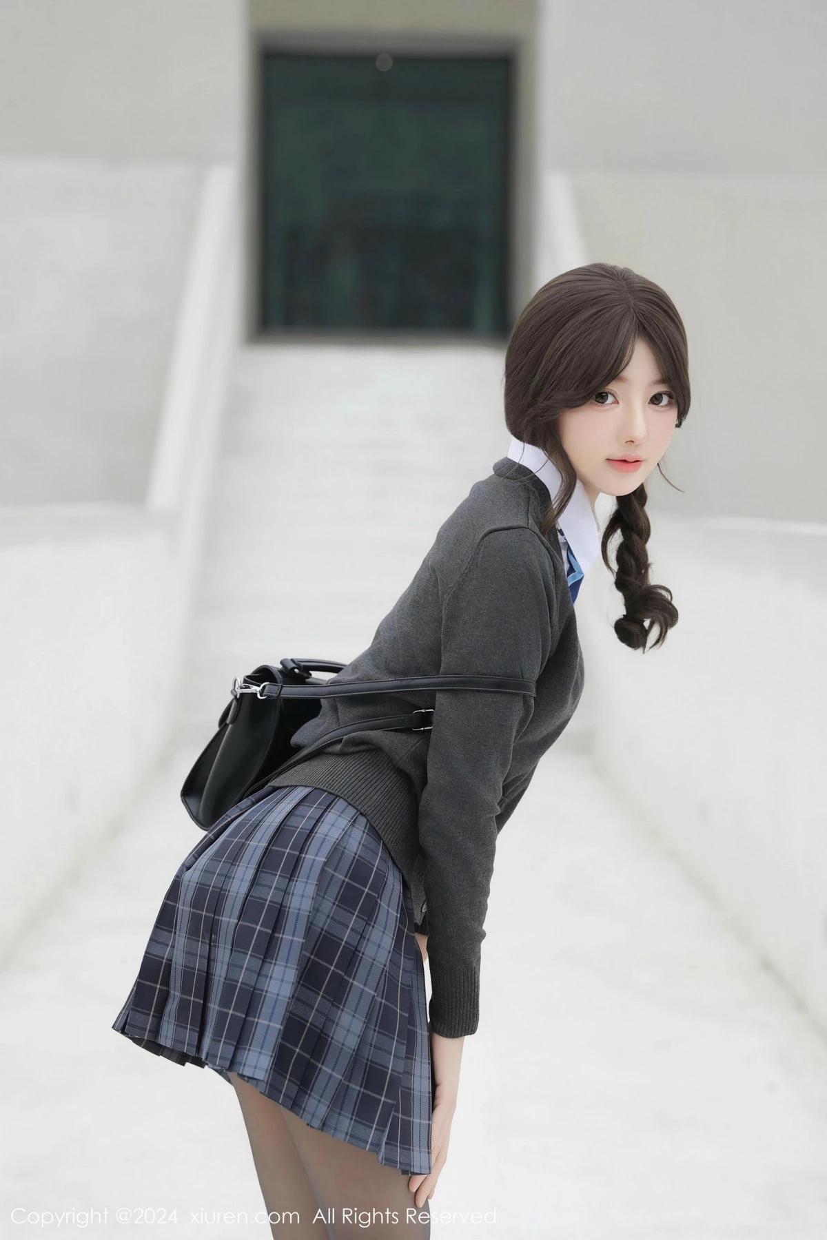桃妖夭性感学妹制服露白色内衣配黑丝袜秀曼妙身姿绝美写真 第 36 张