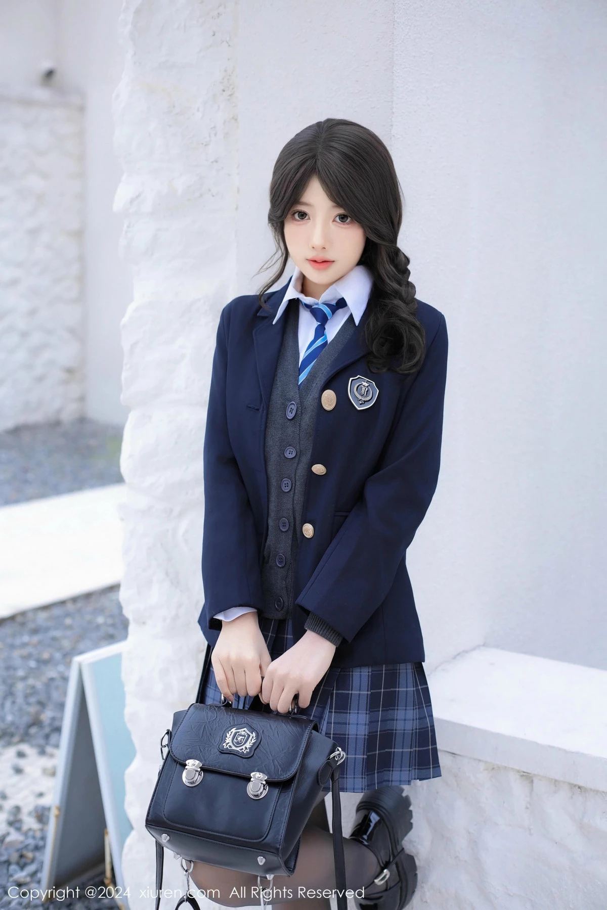 桃妖夭性感学妹制服露白色内衣配黑丝袜秀曼妙身姿绝美写真 第 5 张