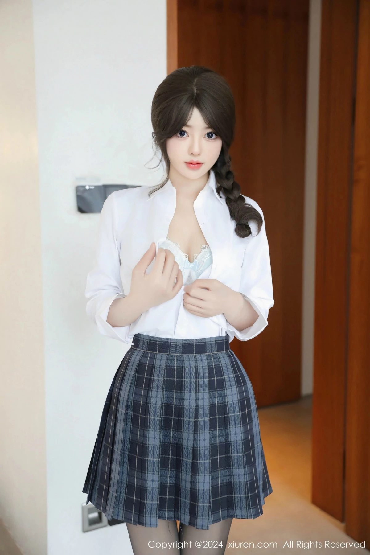 桃妖夭性感学妹制服露白色内衣配黑丝袜秀曼妙身姿绝美写真 第 60 张