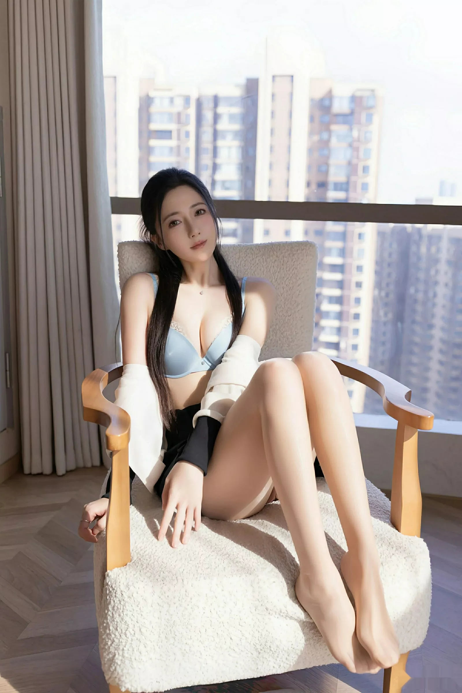 鱼子酱Fish性感白上衣配黑短裙露超薄肉丝秀曼妙身材绝美写真 第 74 张