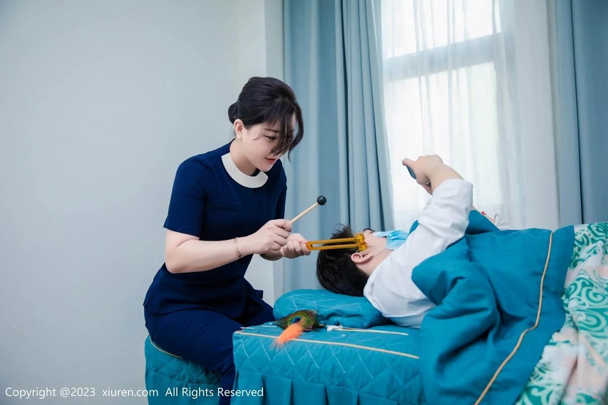 王婉悠Queen性感技师装扮脱制服露轻透薄纱内衣绝美写真 第 2 张
