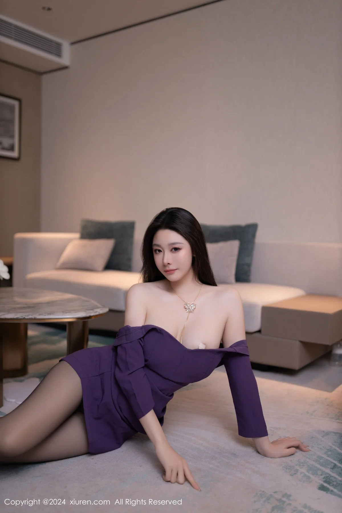 小逗逗性感紫色连衣短裙配超薄黑丝秀曼妙身姿完美绝美写真 第 35 张
