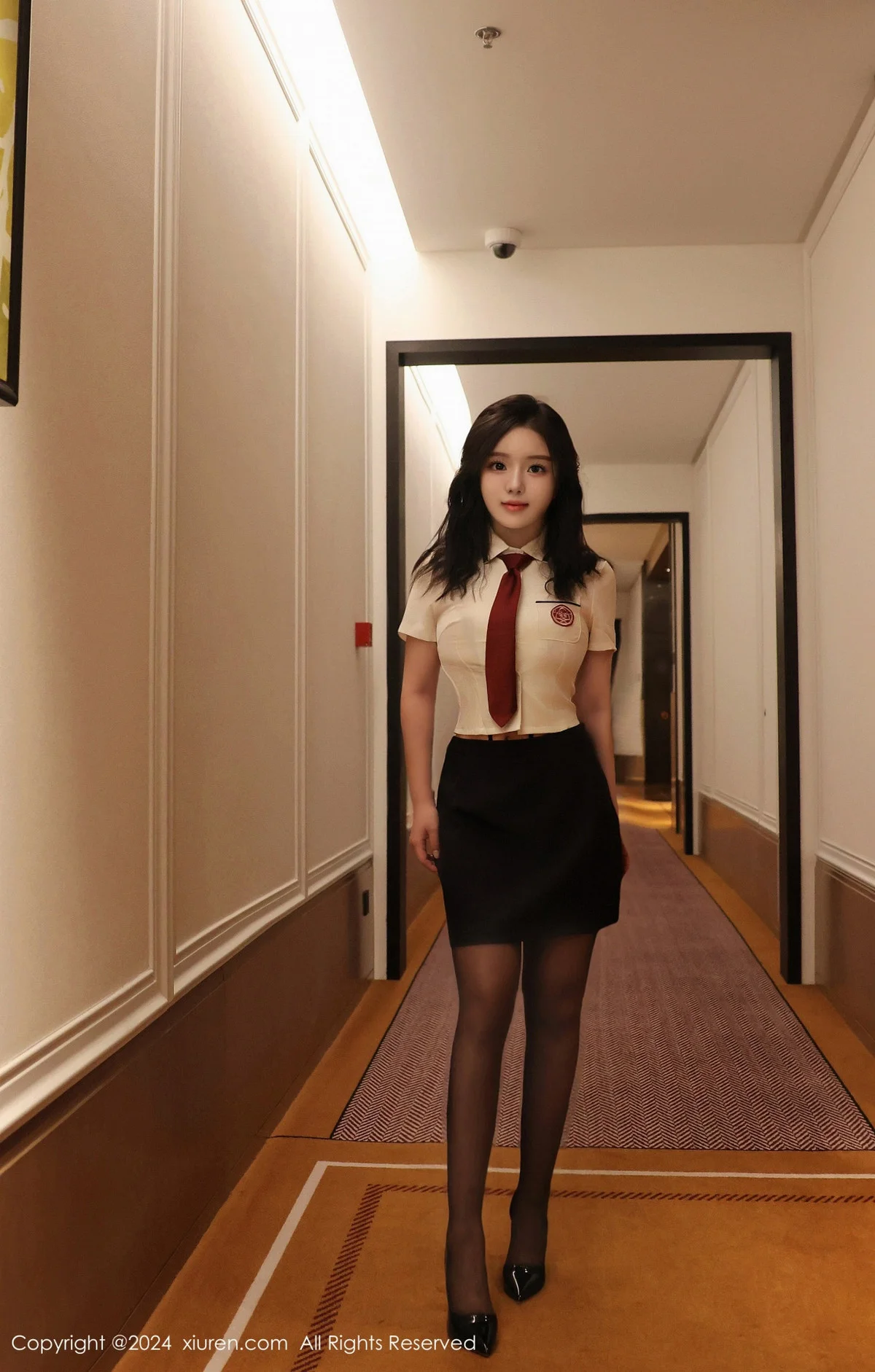 小薯条nienie性感JK制服露黑色情趣内衣秀惹火身材绝美写真 第 58 张
