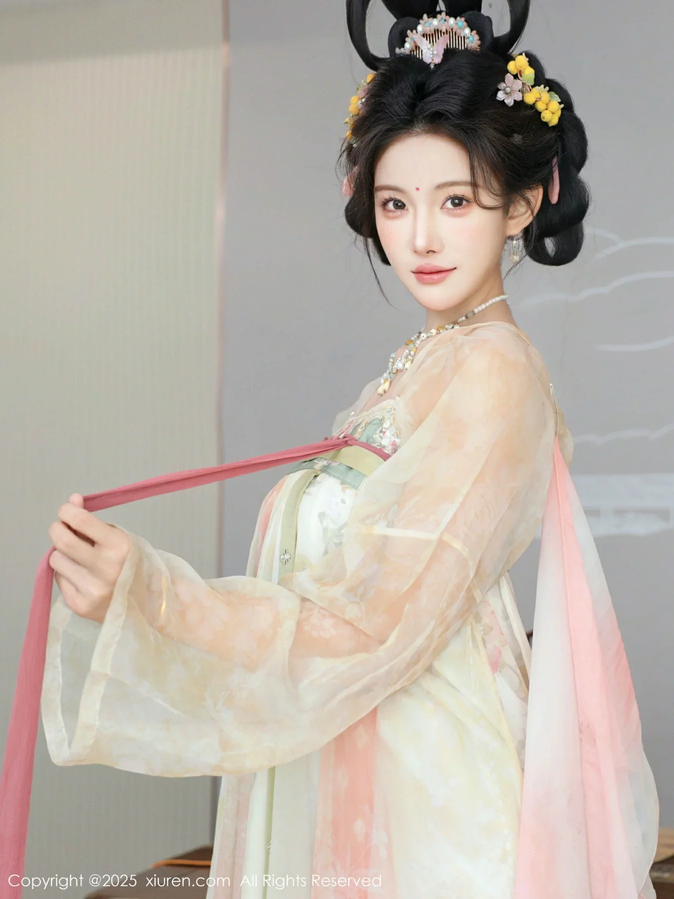 梨霜儿古典主题性感浅色古装服饰秀丰腴身材迷人美腿写真 第 102 张