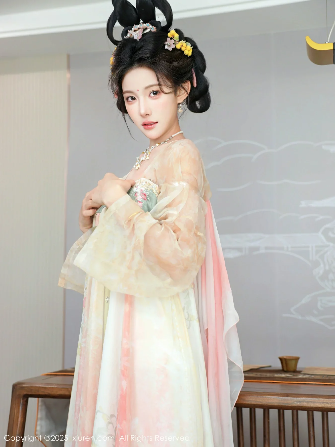 梨霜儿古典主题性感浅色古装服饰秀丰腴身材迷人美腿写真 第 106 张