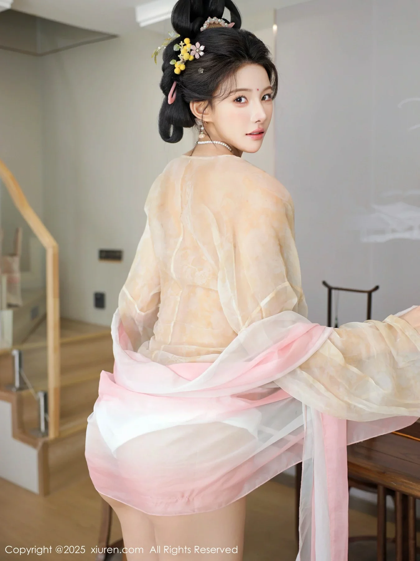 梨霜儿古典主题性感浅色古装服饰秀丰腴身材迷人美腿写真 第 114 张