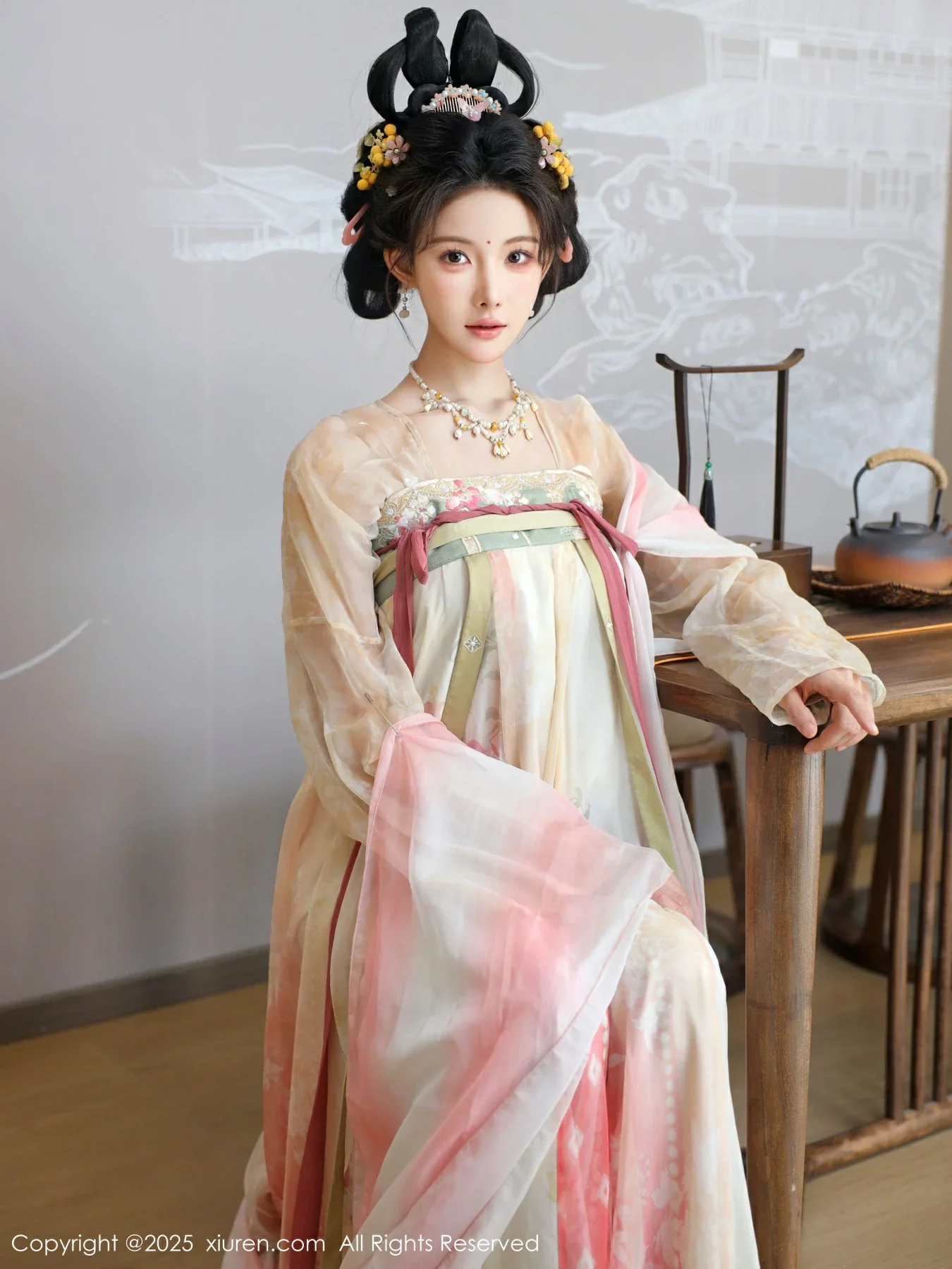 梨霜儿古典主题性感浅色古装服饰秀丰腴身材迷人美腿写真 第 25 张
