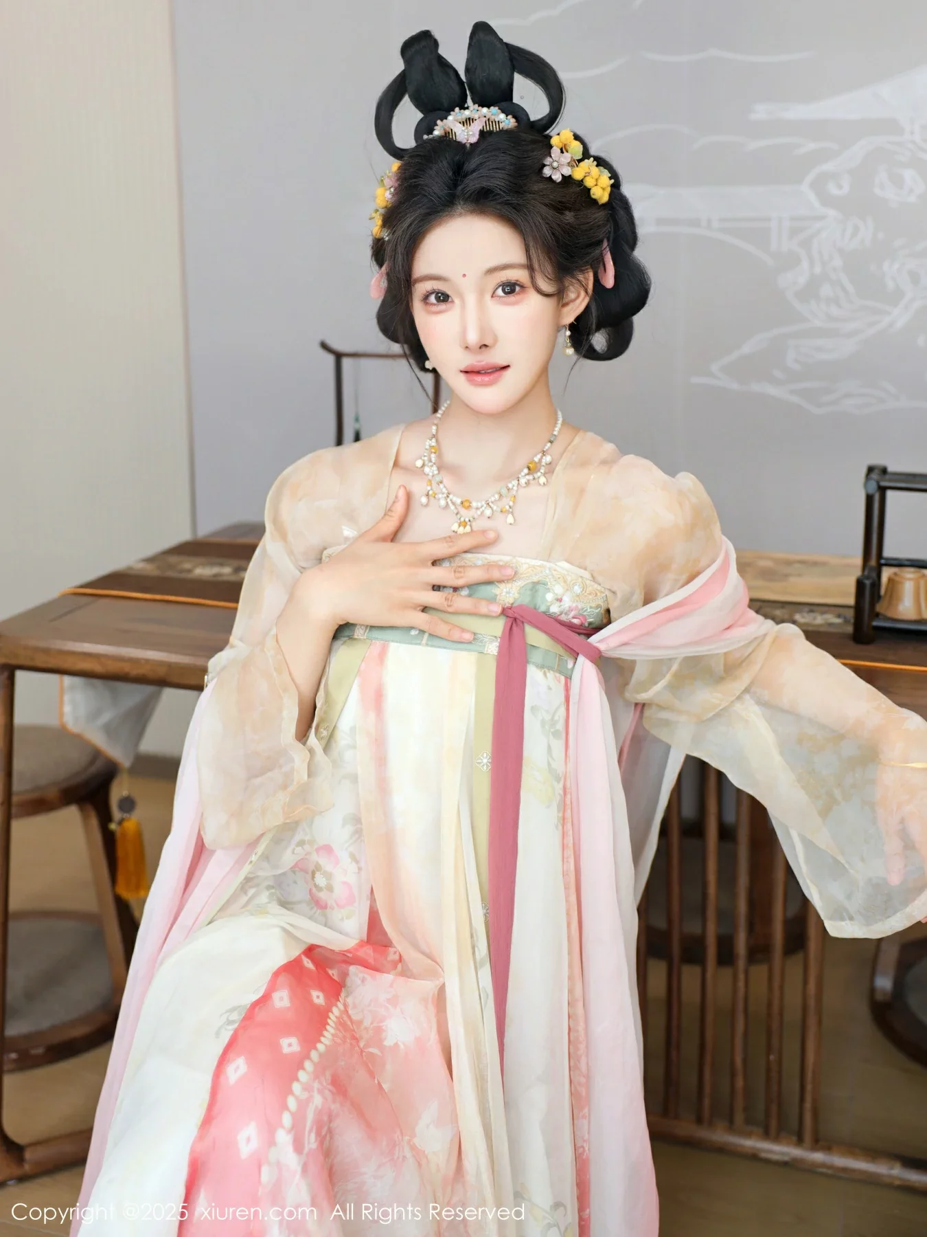 梨霜儿古典主题性感浅色古装服饰秀丰腴身材迷人美腿写真 第 48 张