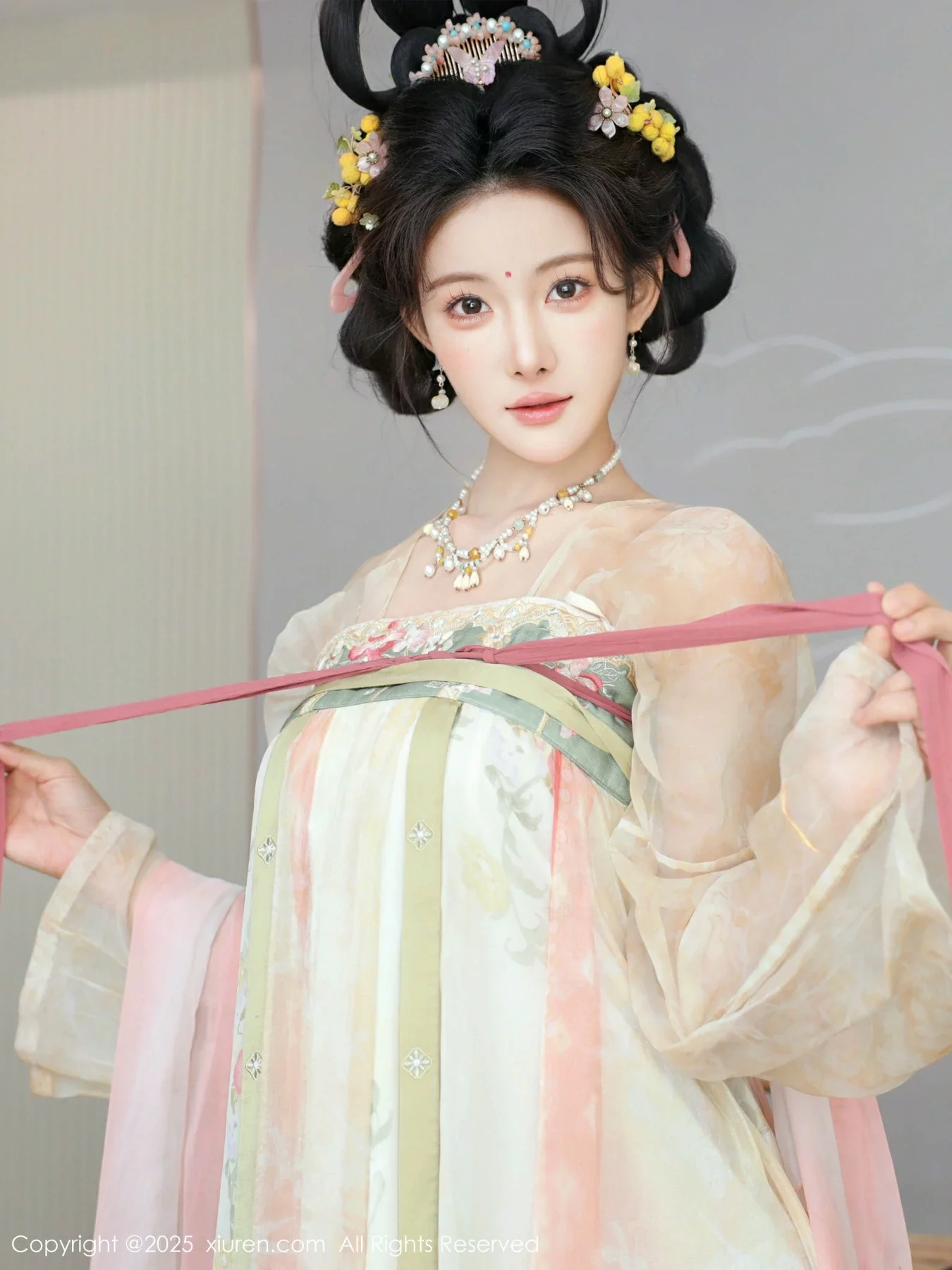 梨霜儿古典主题性感浅色古装服饰秀丰腴身材迷人美腿写真 第 88 张