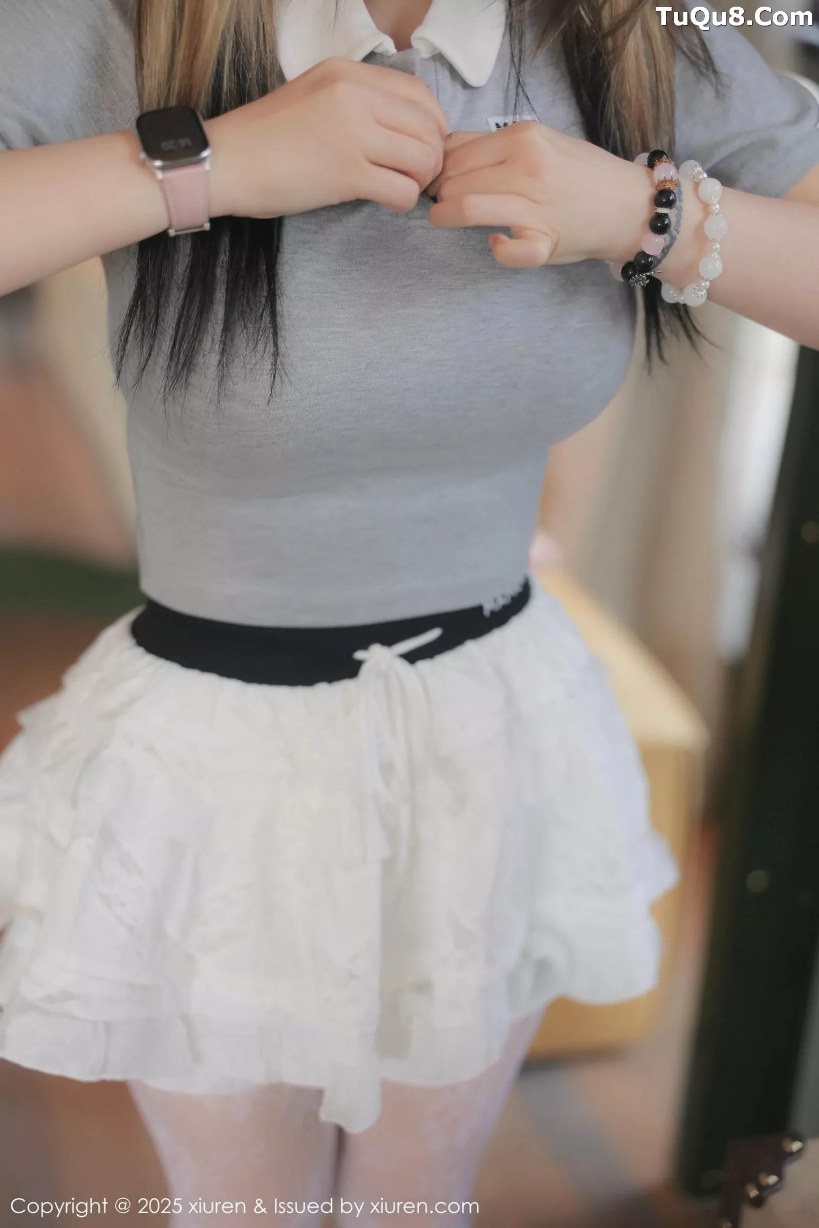 诺诺Hsu性感灰色服饰配白色蕾丝袜秀丰腴身材撩人绝美写真 第 7 张
