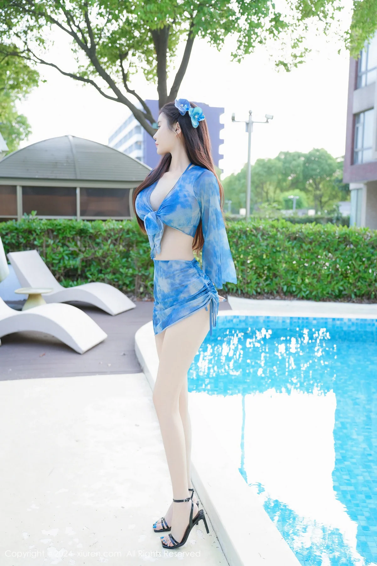 Erikaki泳池场景性感蓝色比基尼秀曼妙身姿撩人绝美写真 第 60 张