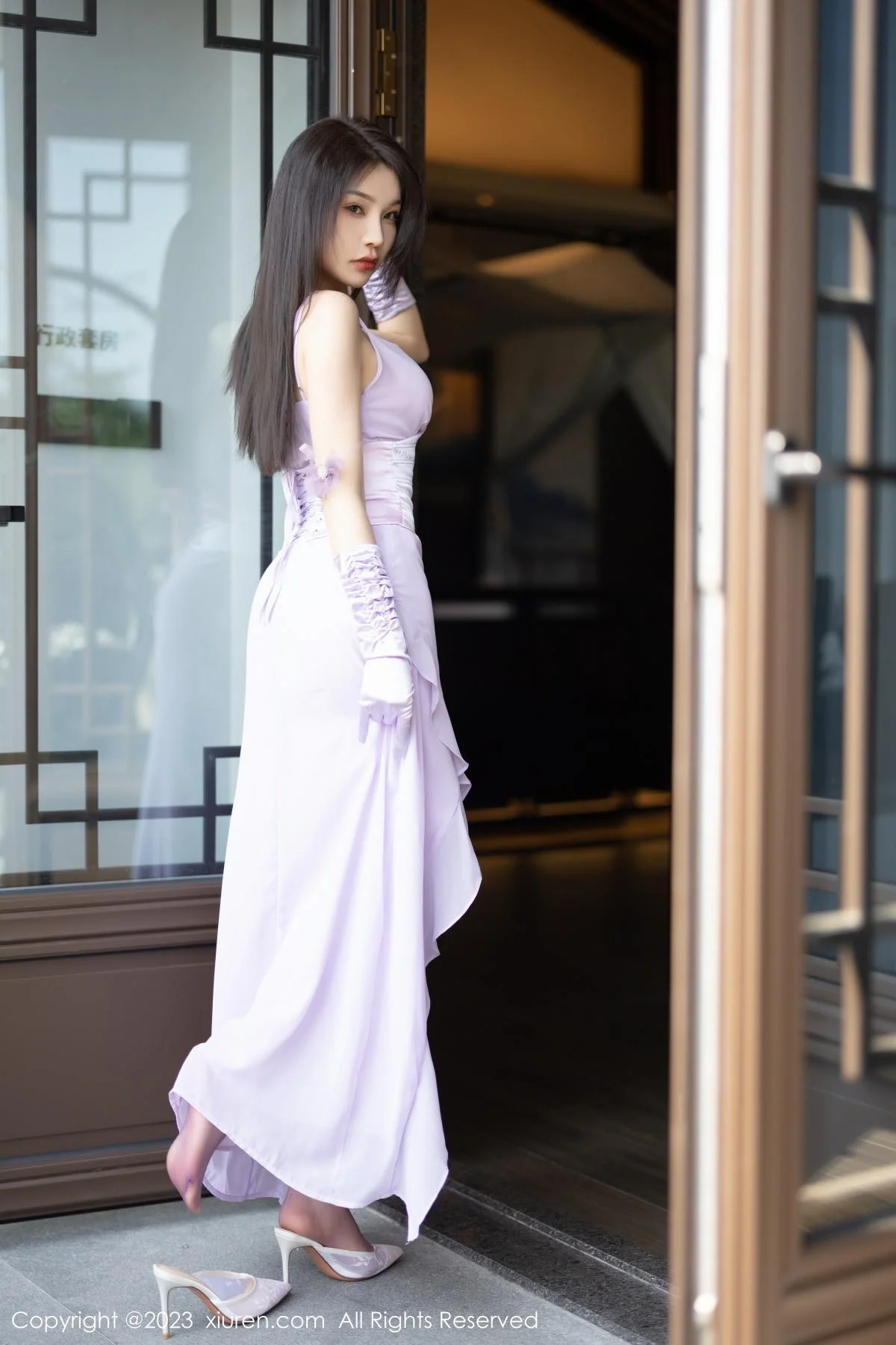 徐莉芝Booty淡紫色连衣长裙+淡蓝色网格内衣惹火绝美写真 第 9 张