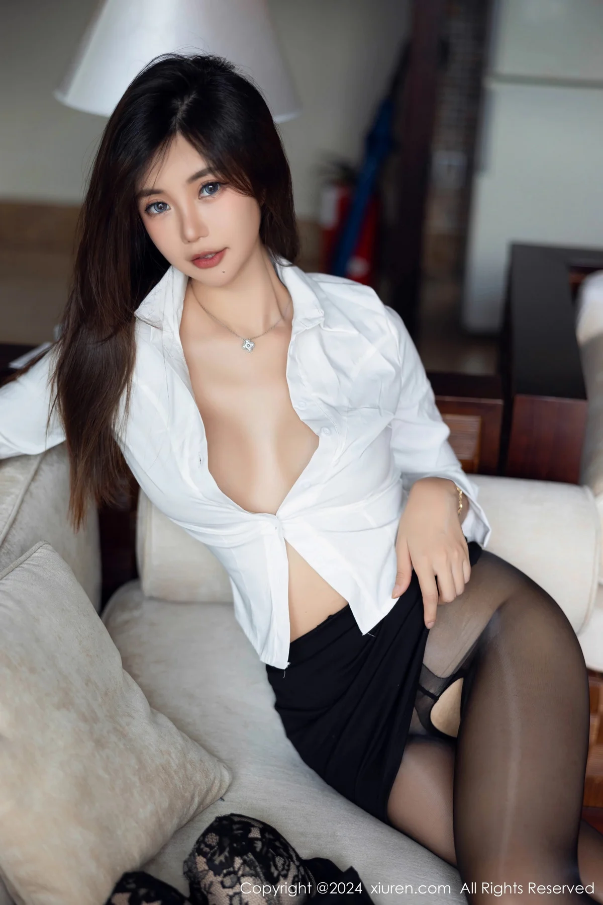 绮里嘉ula性感白T配黑短裙露蕾丝内衣秀曼妙身姿绝美写真 第 75 张