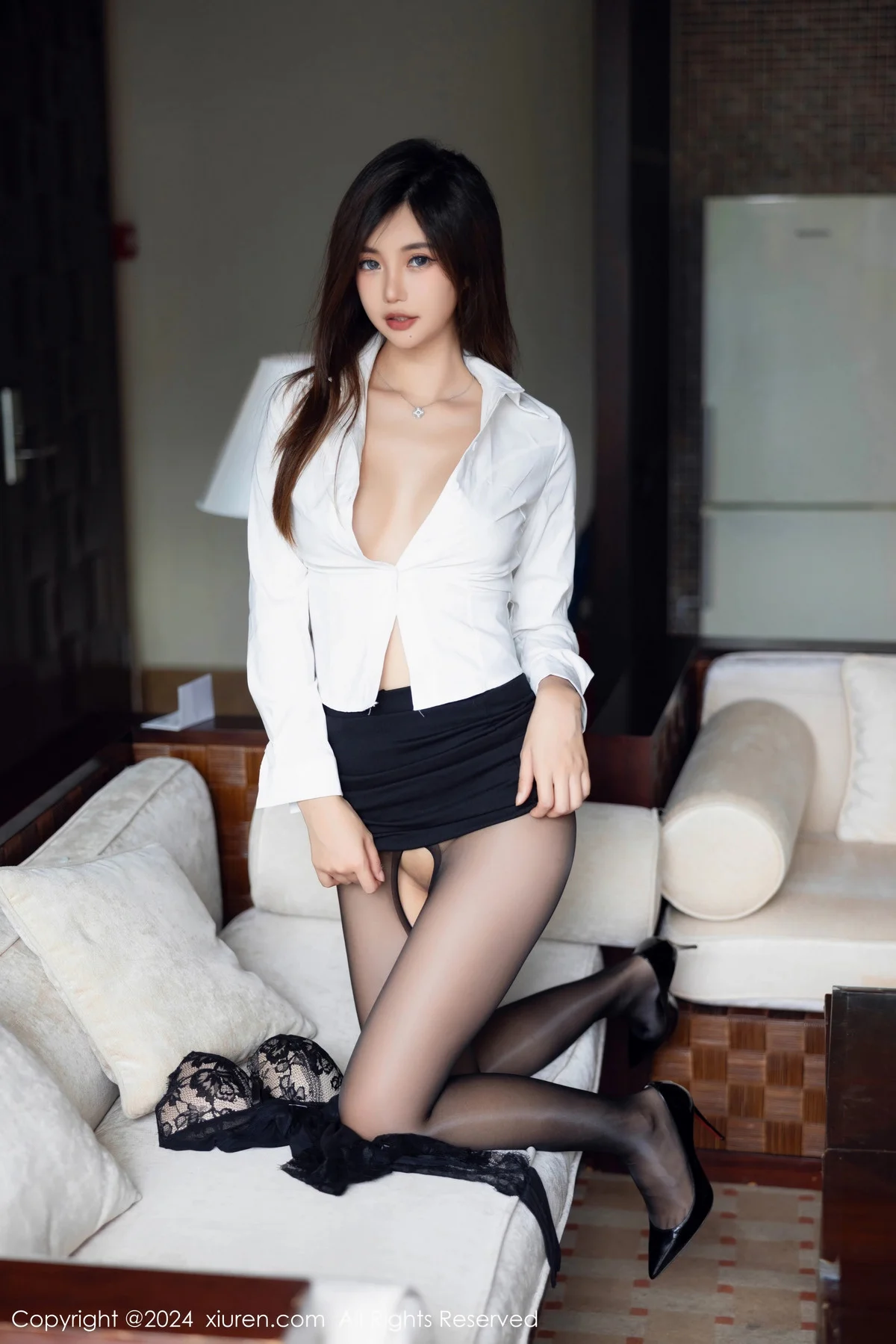 绮里嘉ula性感白T配黑短裙露蕾丝内衣秀曼妙身姿绝美写真 第 76 张