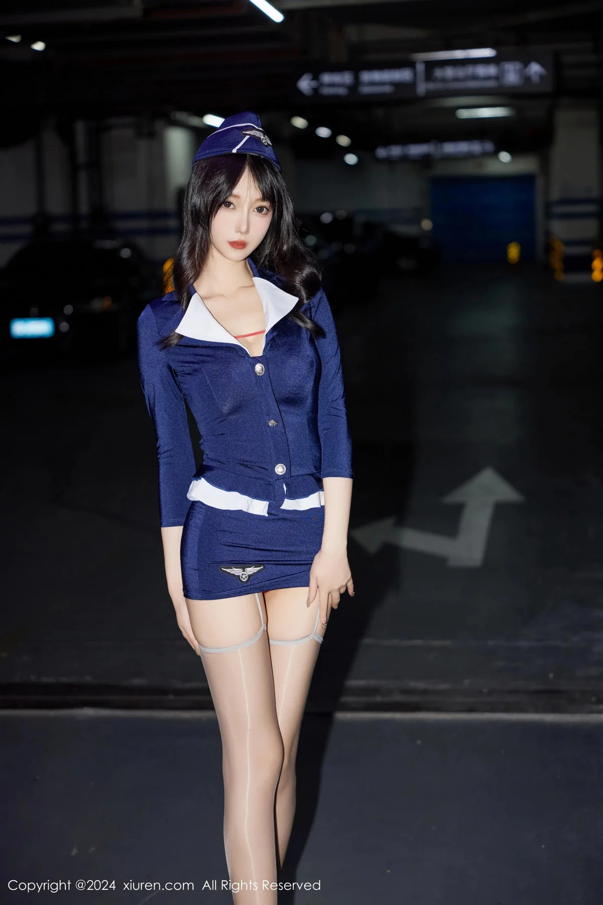 玥儿玥er性感蓝色制服露红色蕾丝内衣配灰丝袜秀美腿绝美写真 第 6 张