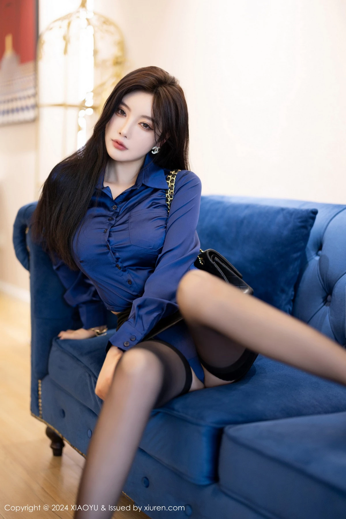 杨晨晨Yome性感蓝色OL服饰配超薄黑丝秀完美身材绝美写真 第 43 张