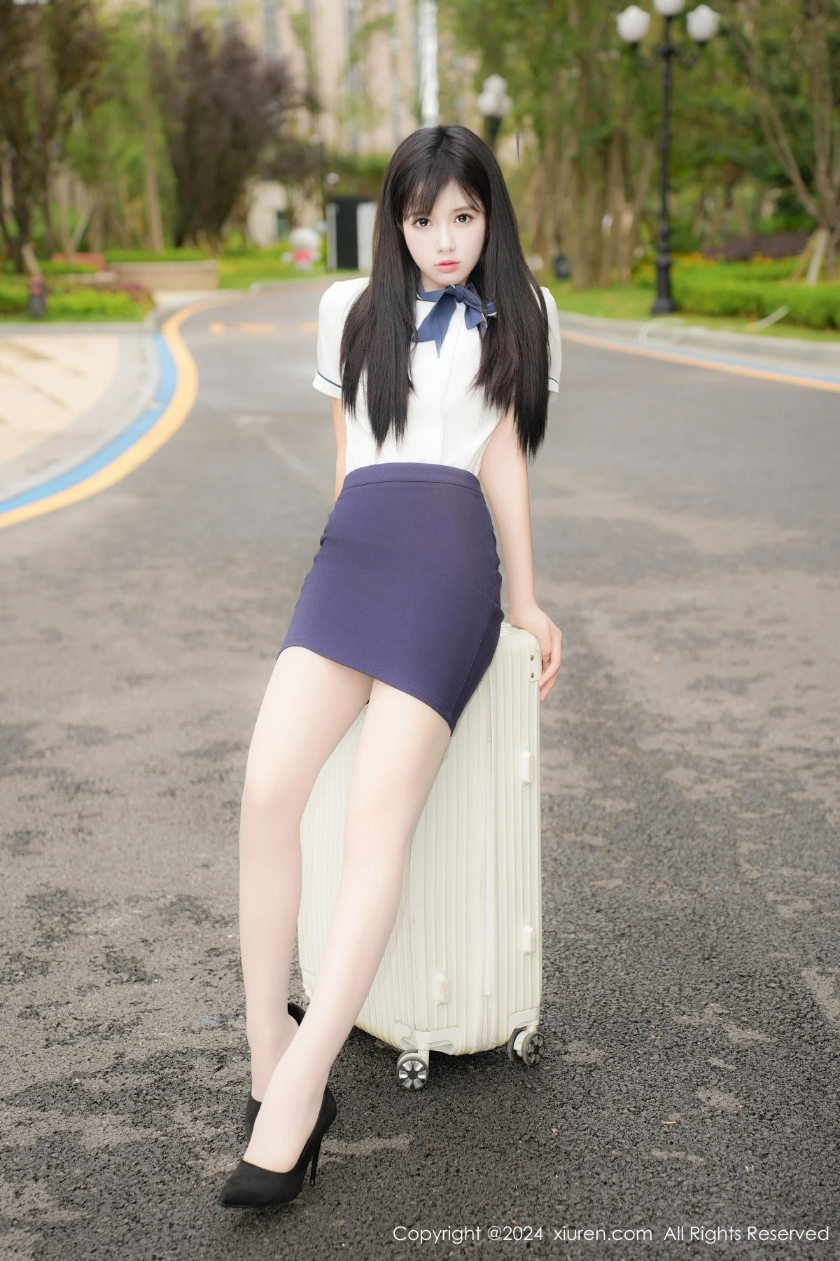 于诺诺ise性感空姐制服露白色情趣内衣秀完美身材绝美写真 第 17 张
