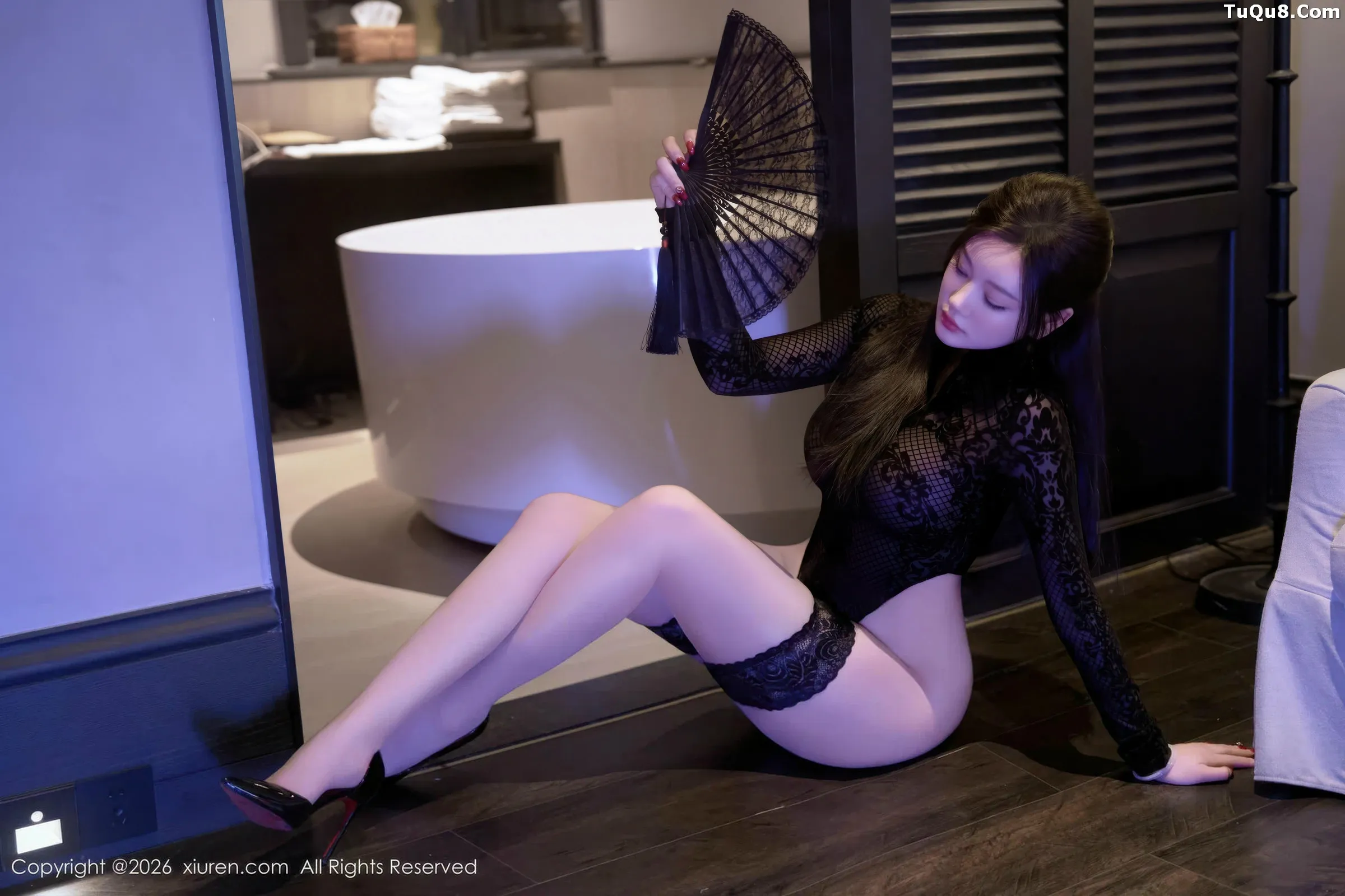 杨晨晨.性感红色长裙+黑色连体衣秀丰腴身材惹火绝美写真 第 74 张