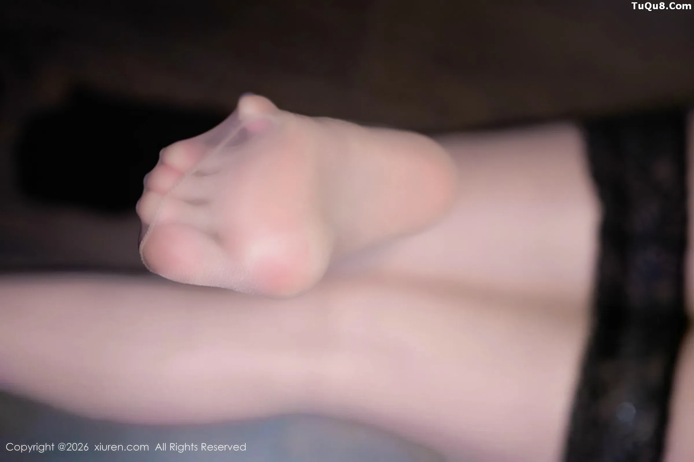 杨晨晨.性感红色长裙+黑色连体衣秀丰腴身材惹火绝美写真 第 94 张