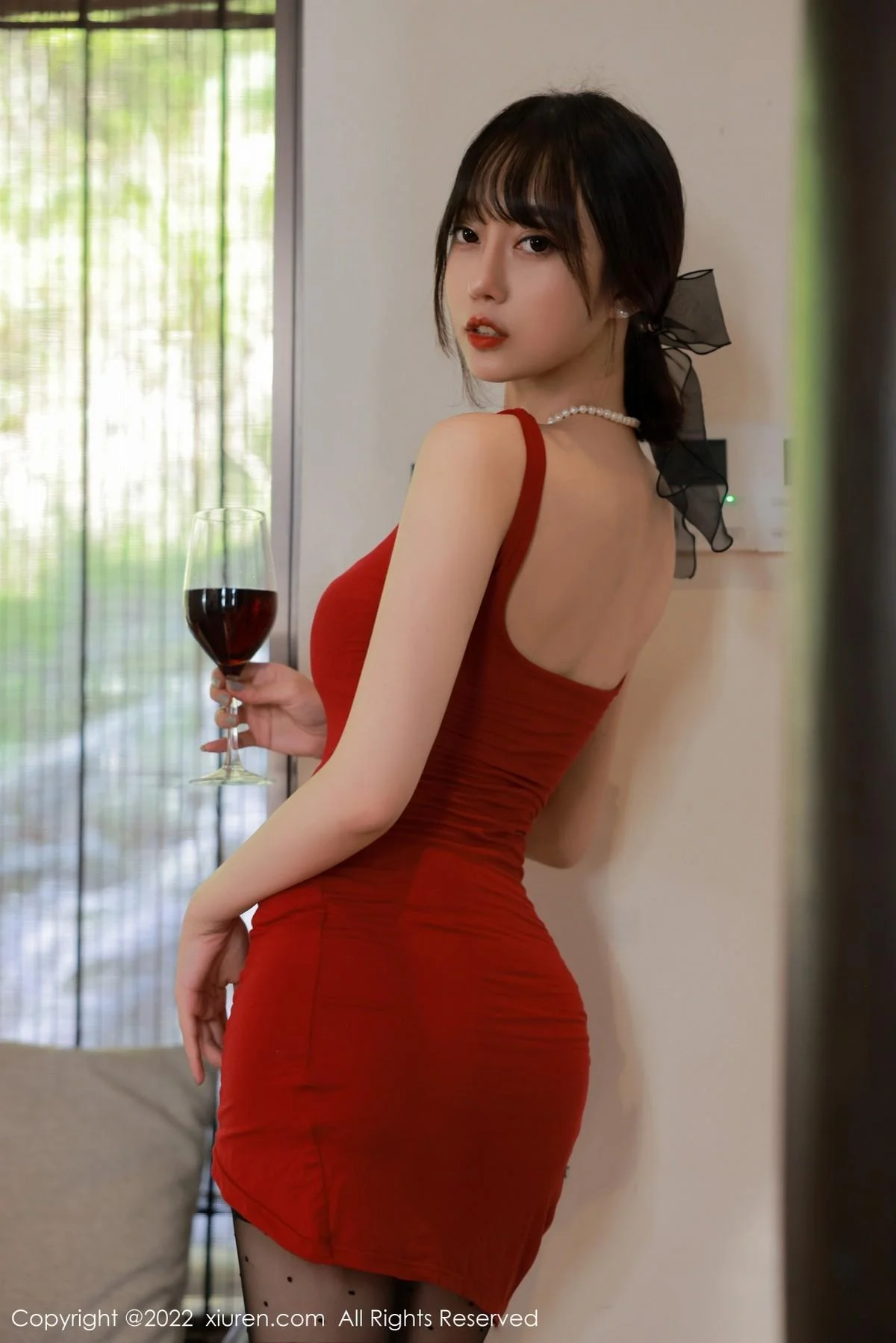 玥儿玥er澳门旅拍性感红色连衣裙配魅惑黑丝撩人绝美写真 第 10 张