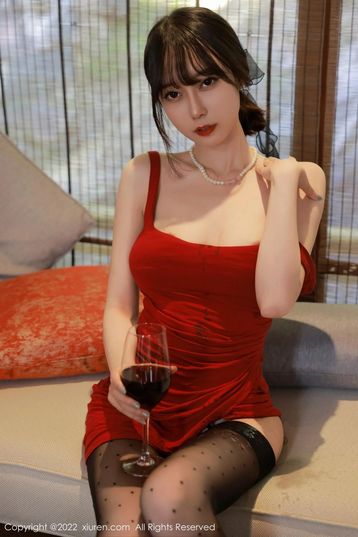 玥儿玥er澳门旅拍性感红色连衣裙配魅惑黑丝撩人绝美写真 第 17 张