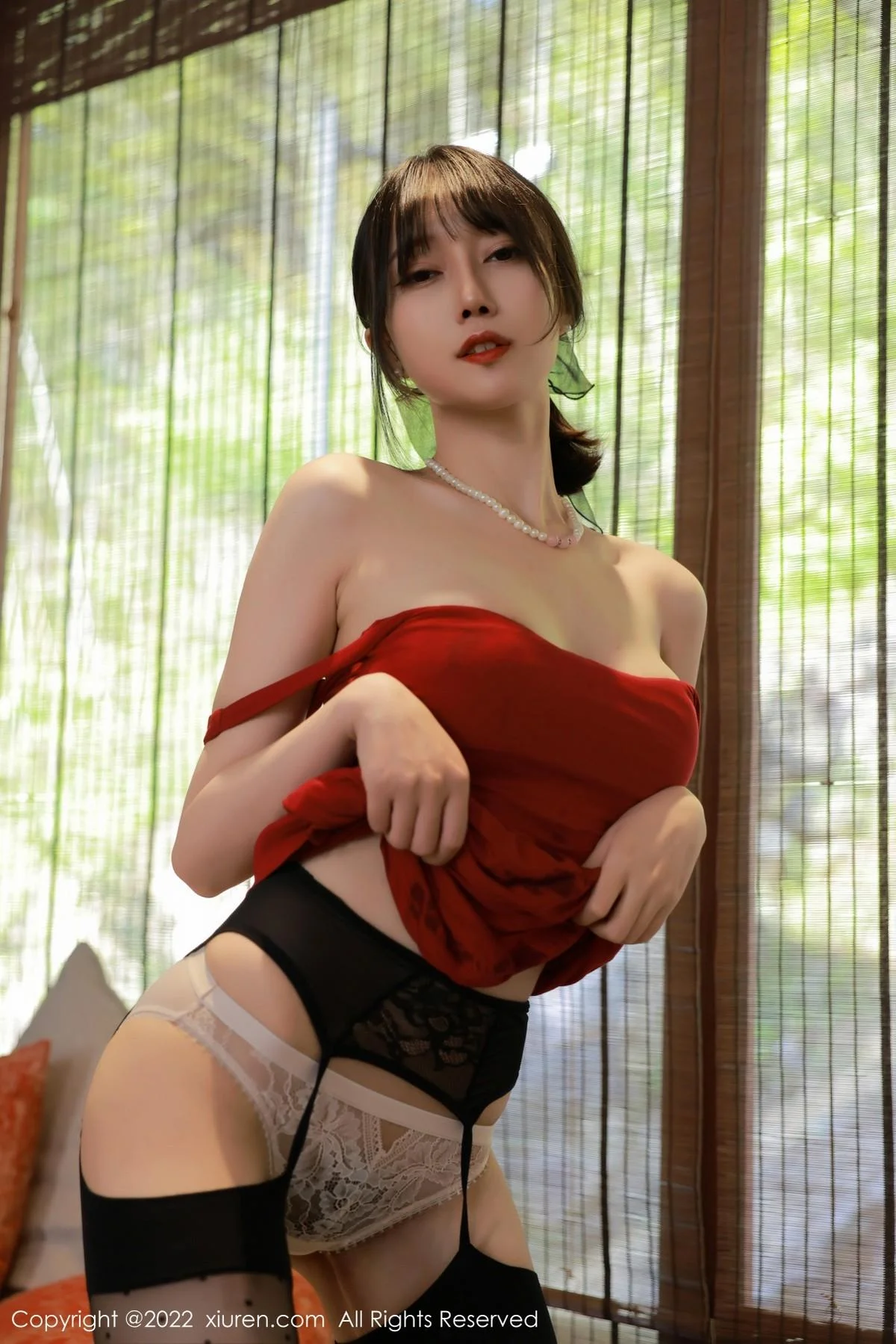 玥儿玥er澳门旅拍性感红色连衣裙配魅惑黑丝撩人绝美写真 第 30 张