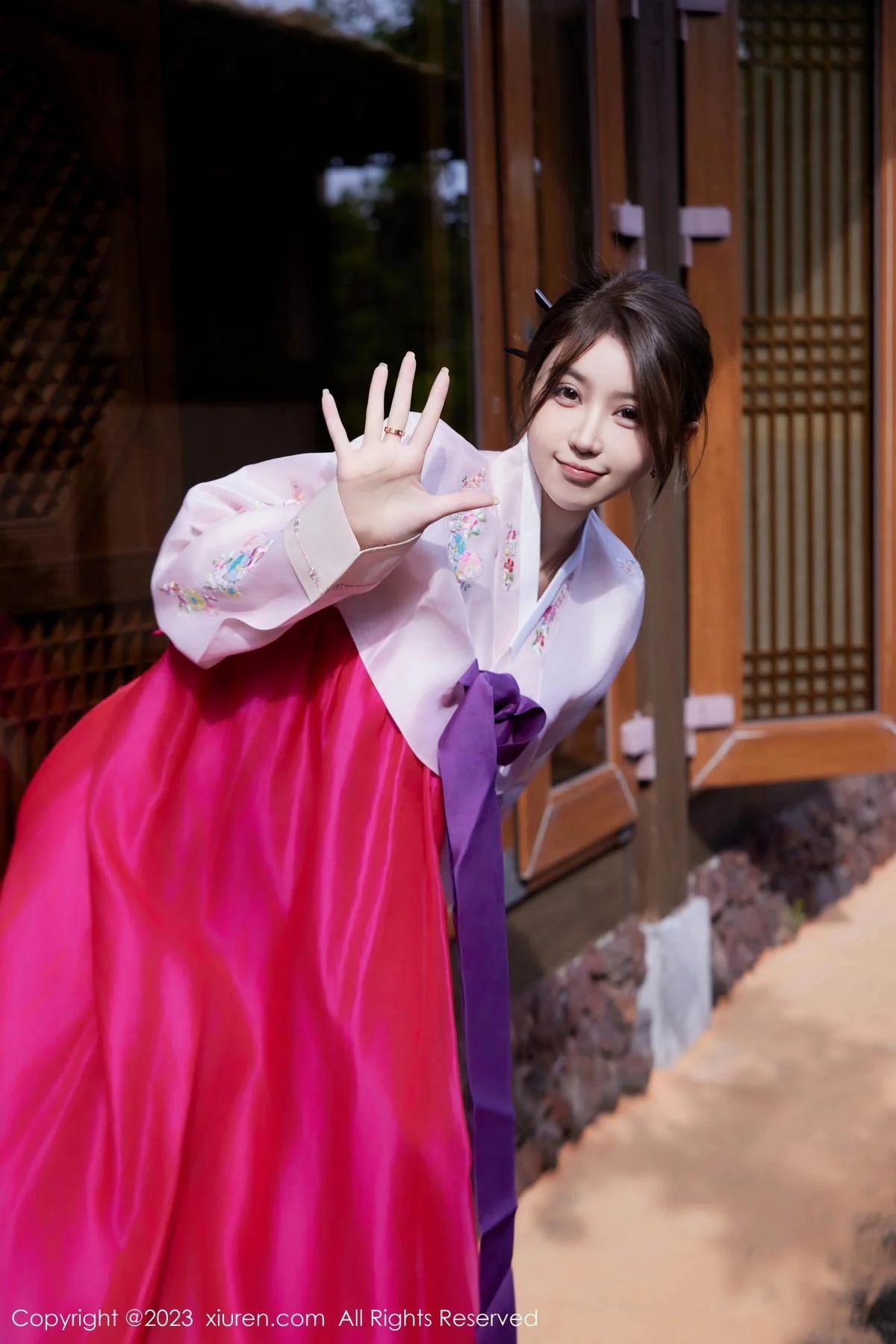 tina_甜仔性感红色大长今服饰半脱秀凹凸身材惹火绝美写真 第 10 张