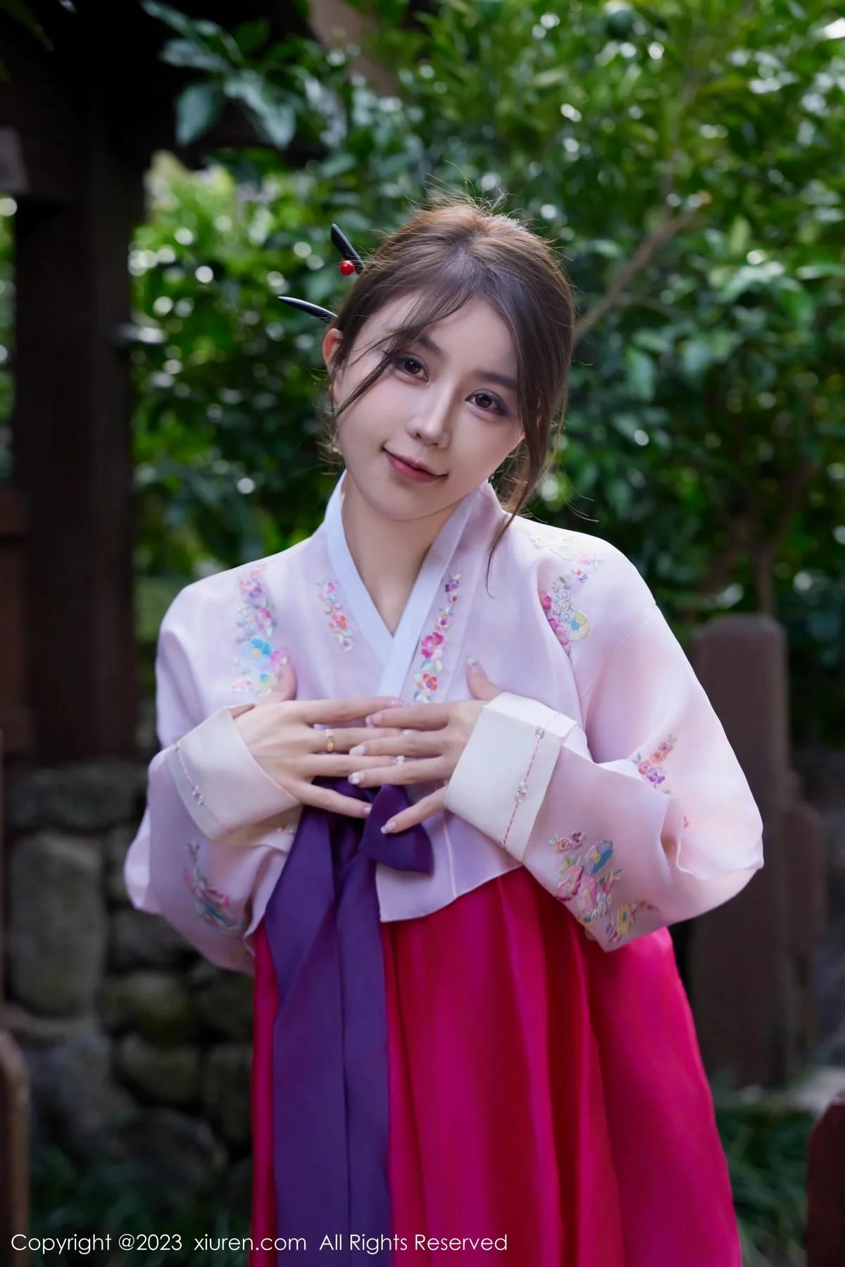 tina_甜仔性感红色大长今服饰半脱秀凹凸身材惹火绝美写真 第 11 张
