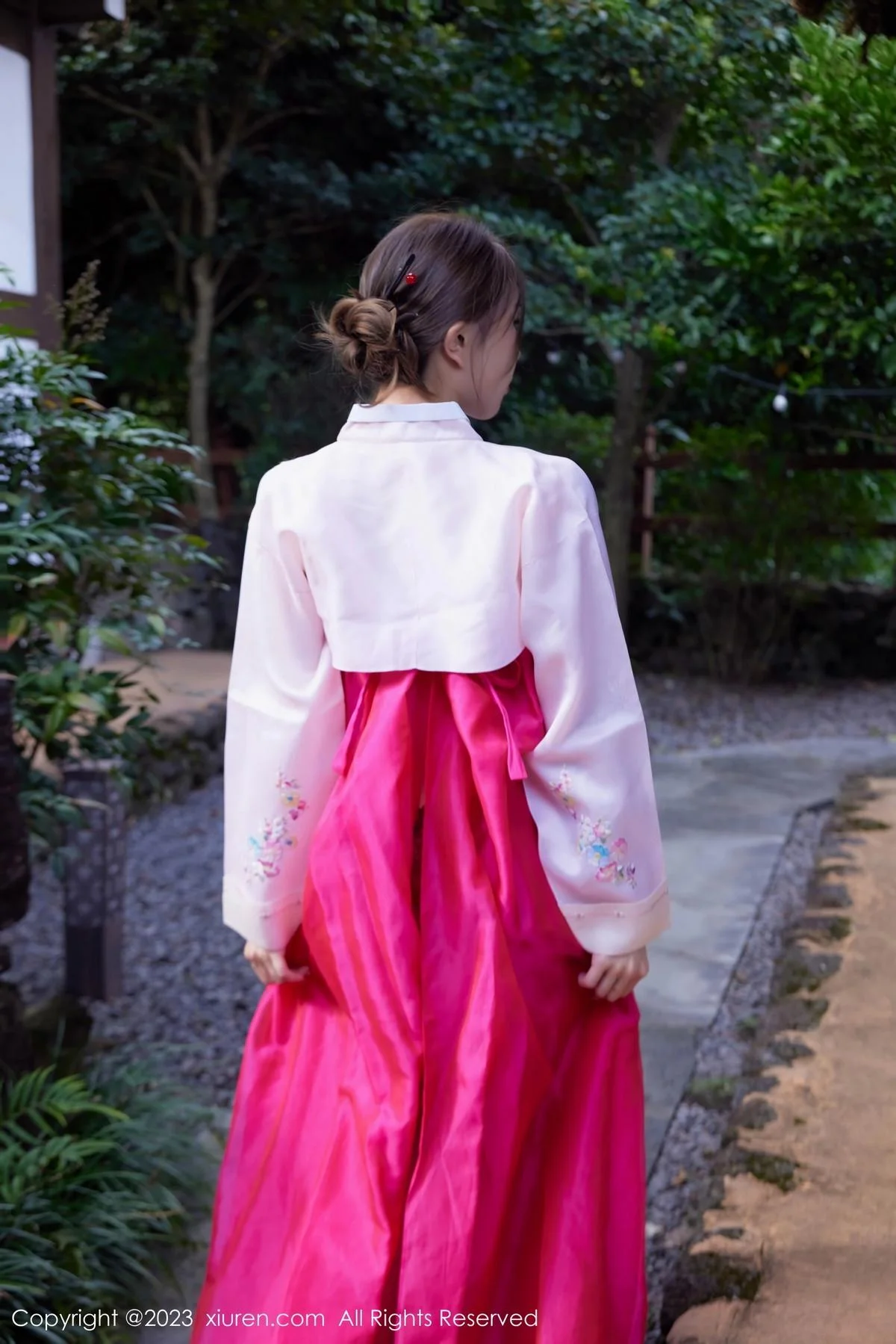 tina_甜仔性感红色大长今服饰半脱秀凹凸身材惹火绝美写真 第 12 张