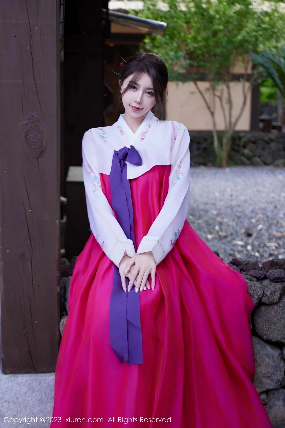 tina_甜仔性感红色大长今服饰半脱秀凹凸身材惹火绝美写真 第 17 张