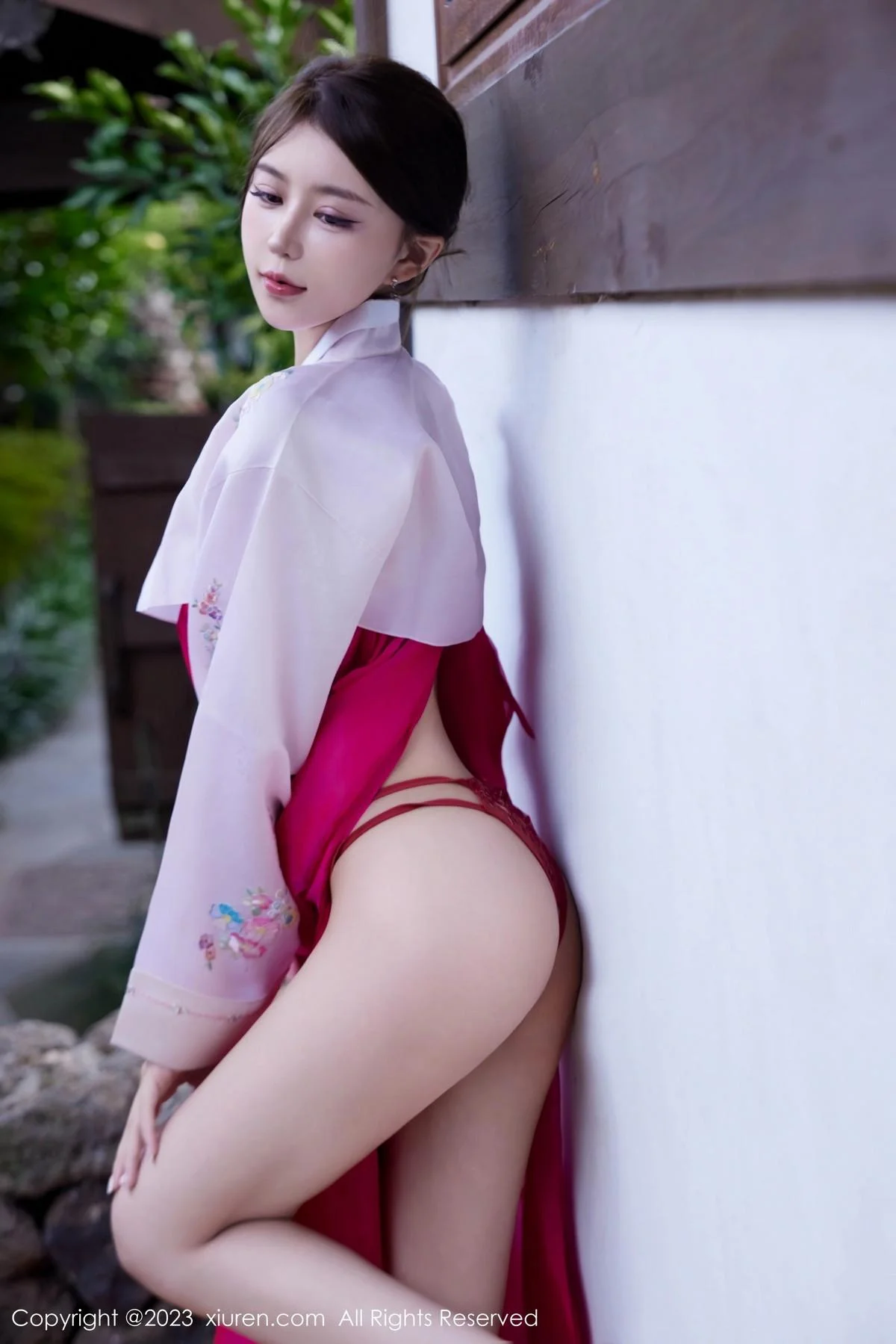 tina_甜仔性感红色大长今服饰半脱秀凹凸身材惹火绝美写真 第 24 张