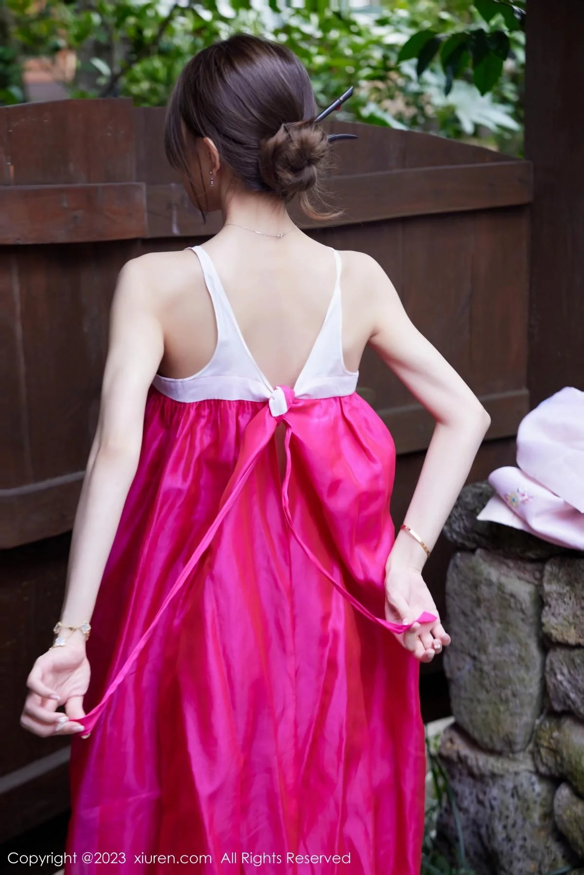 tina_甜仔性感红色大长今服饰半脱秀凹凸身材惹火绝美写真 第 29 张