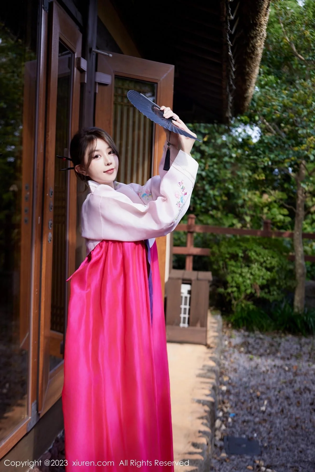 tina_甜仔性感红色大长今服饰半脱秀凹凸身材惹火绝美写真 第 3 张