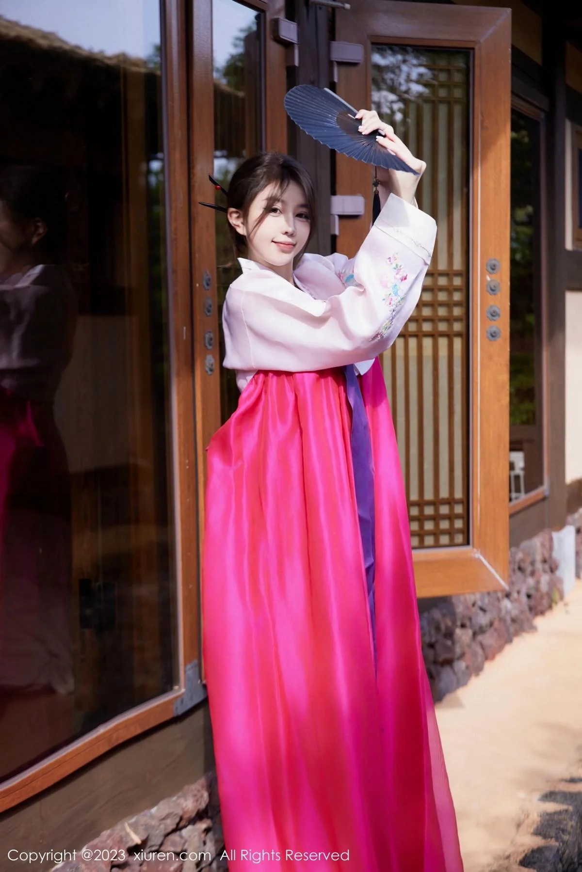 tina_甜仔性感红色大长今服饰半脱秀凹凸身材惹火绝美写真 第 4 张