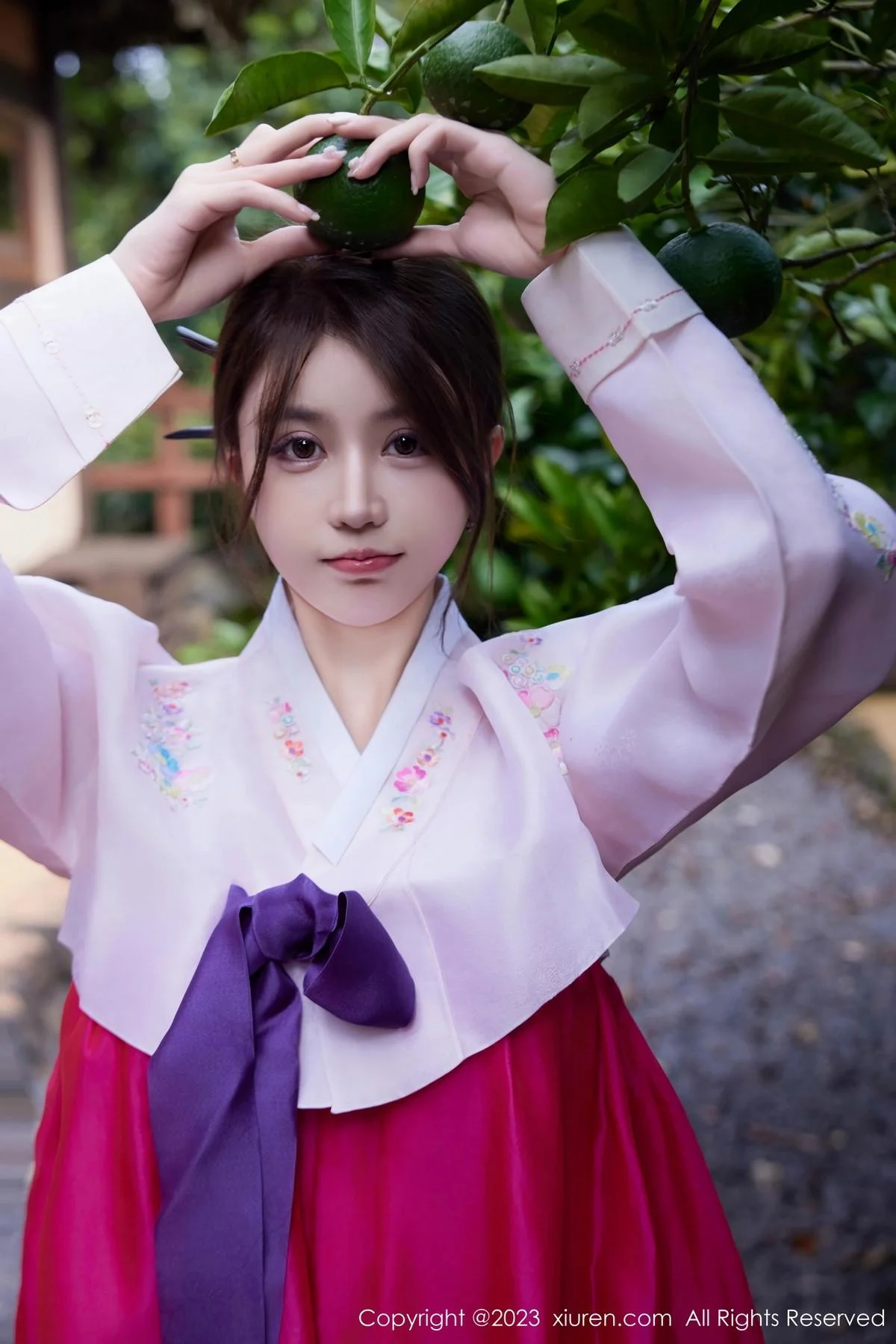 tina_甜仔性感红色大长今服饰半脱秀凹凸身材惹火绝美写真 第 9 张
