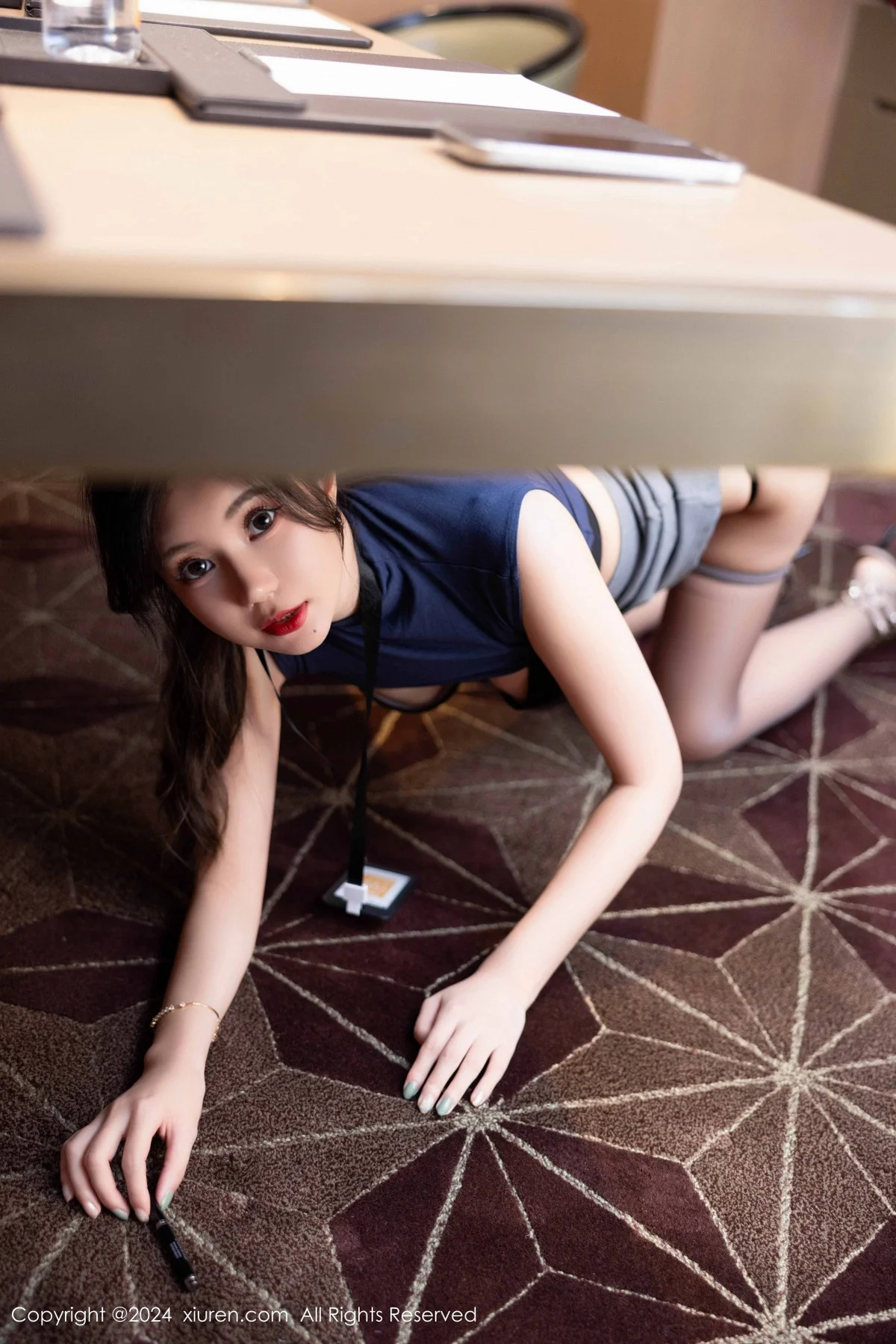 绮里嘉ula性感深色OL服饰配开档黑丝秀曼妙身材绝美写真 第 150 张