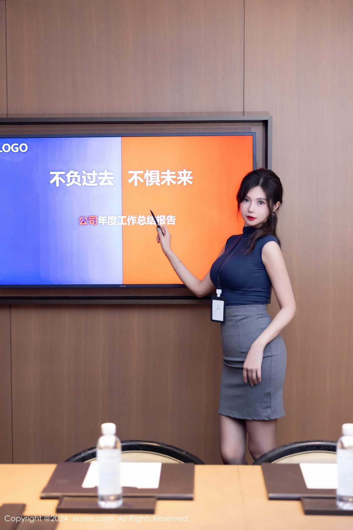 绮里嘉ula性感深色OL服饰配开档黑丝秀曼妙身材绝美写真 第 4 张