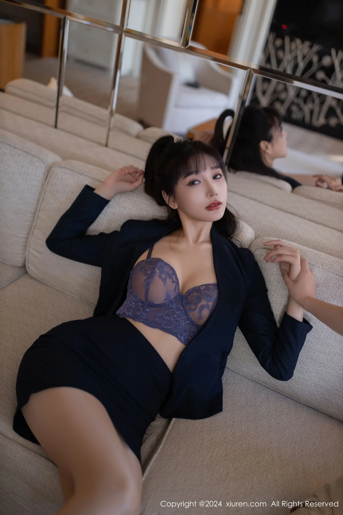 陆萱萱性感黑色OL服饰露蓝色内衣配超薄肉丝秀美腿绝美写真 第 20 张