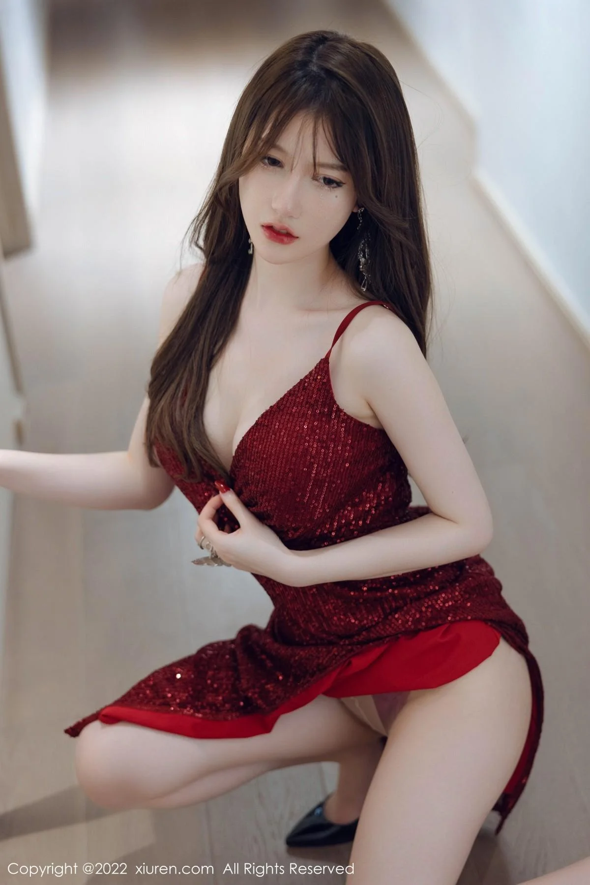 美桃酱私房性感红色低胸长裙配超薄肉丝秀完美身材绝美写真 第 32 张