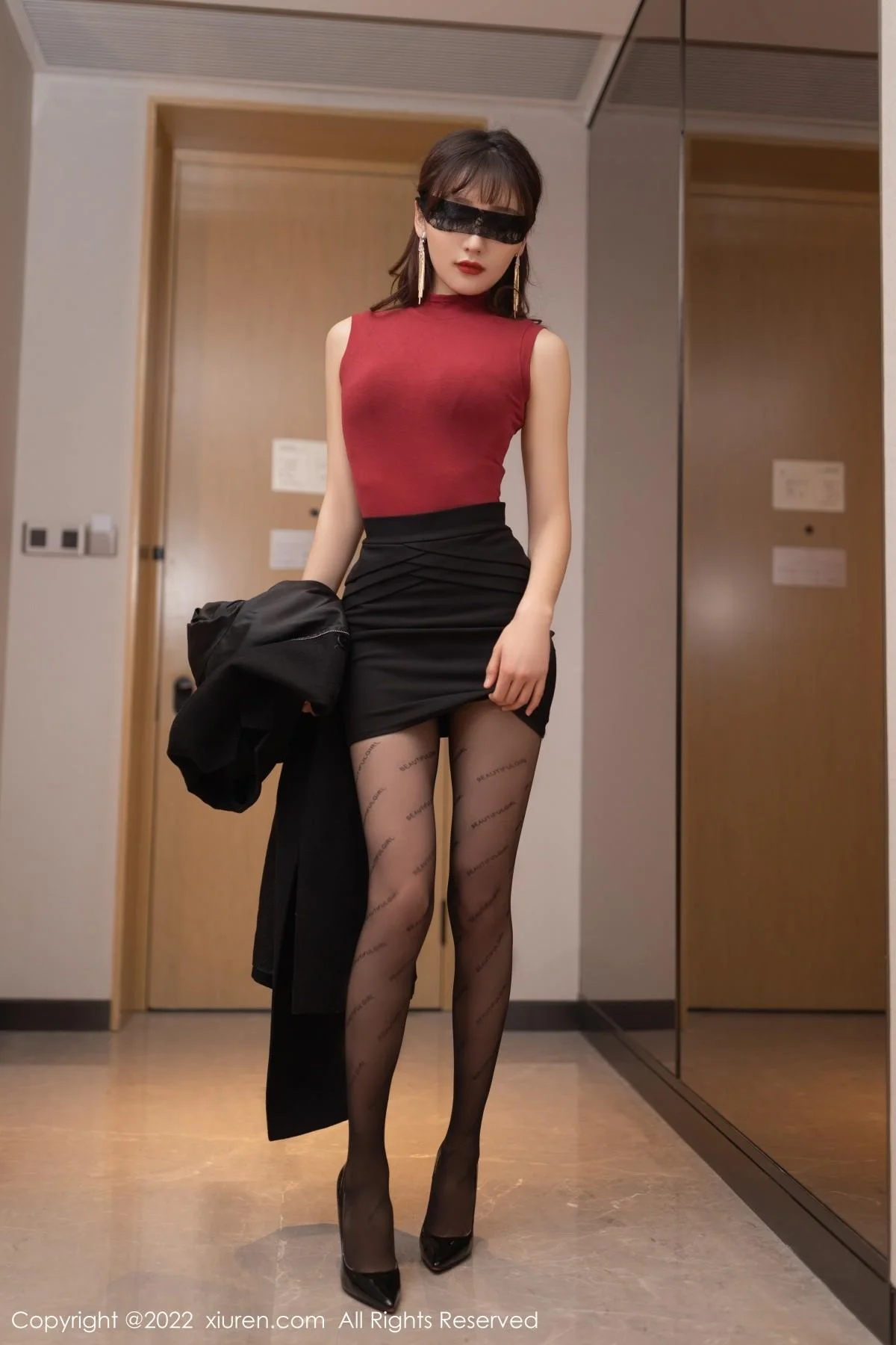 陆萱萱角色扮演半脱露蕾丝内衣超薄无内黑丝极致绝美写真 第 1 张