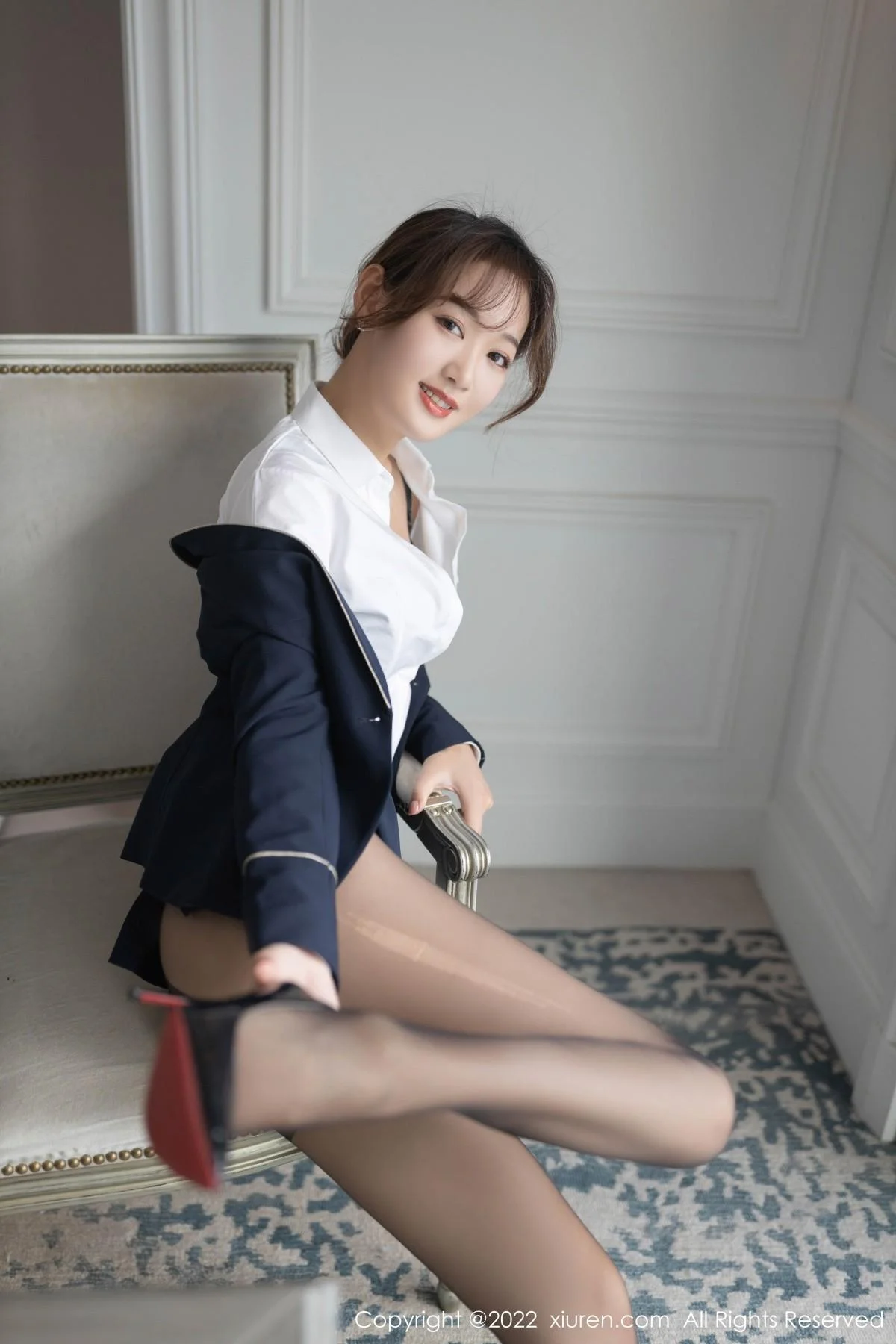 唐安琪会议室职业装主题黑色蕾丝内衣配开档黑丝绝美写真 第 44 张