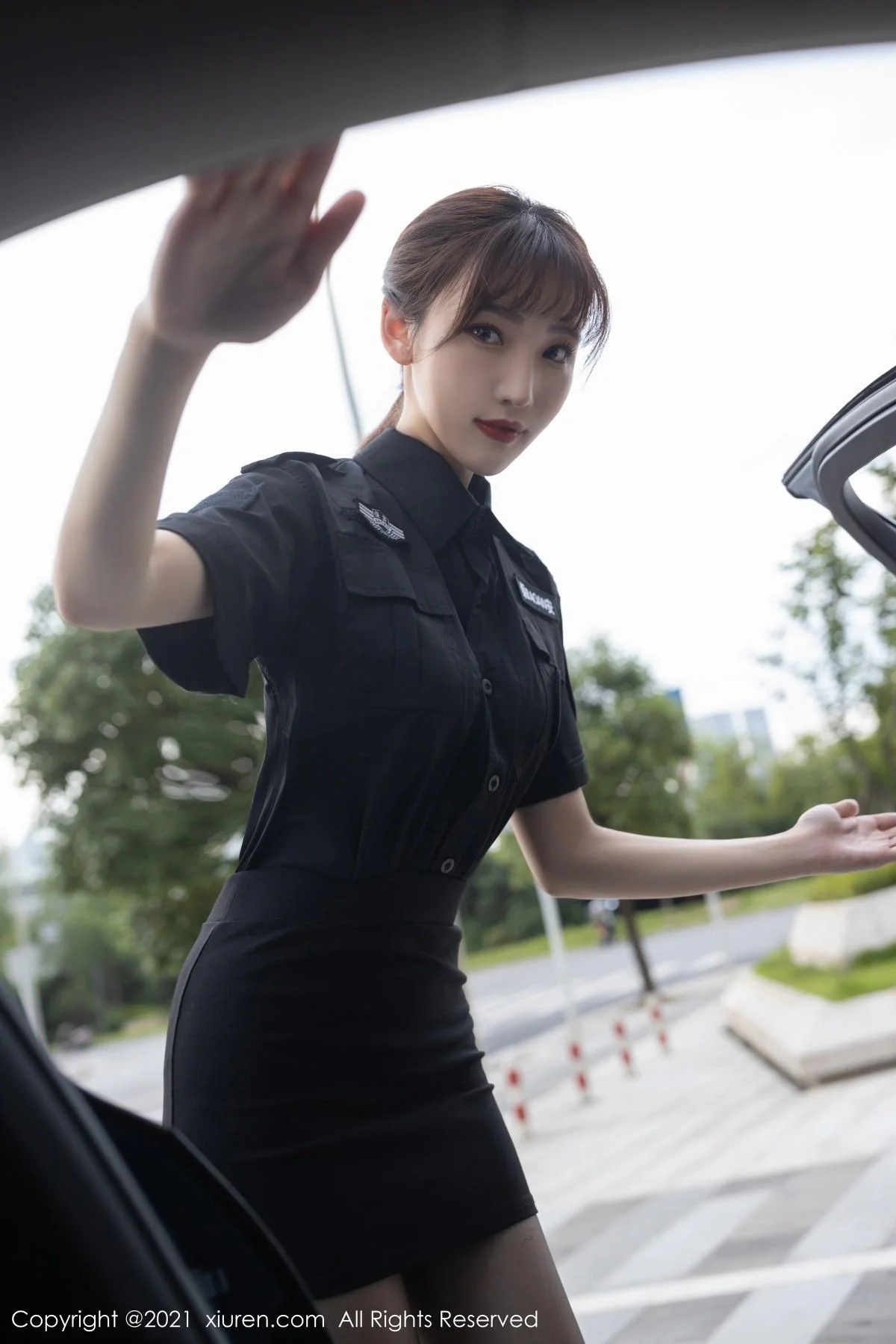 陆萱萱物业保安主题脱制服露性感内衣黑丝裤袜绝美写真 第 4 张