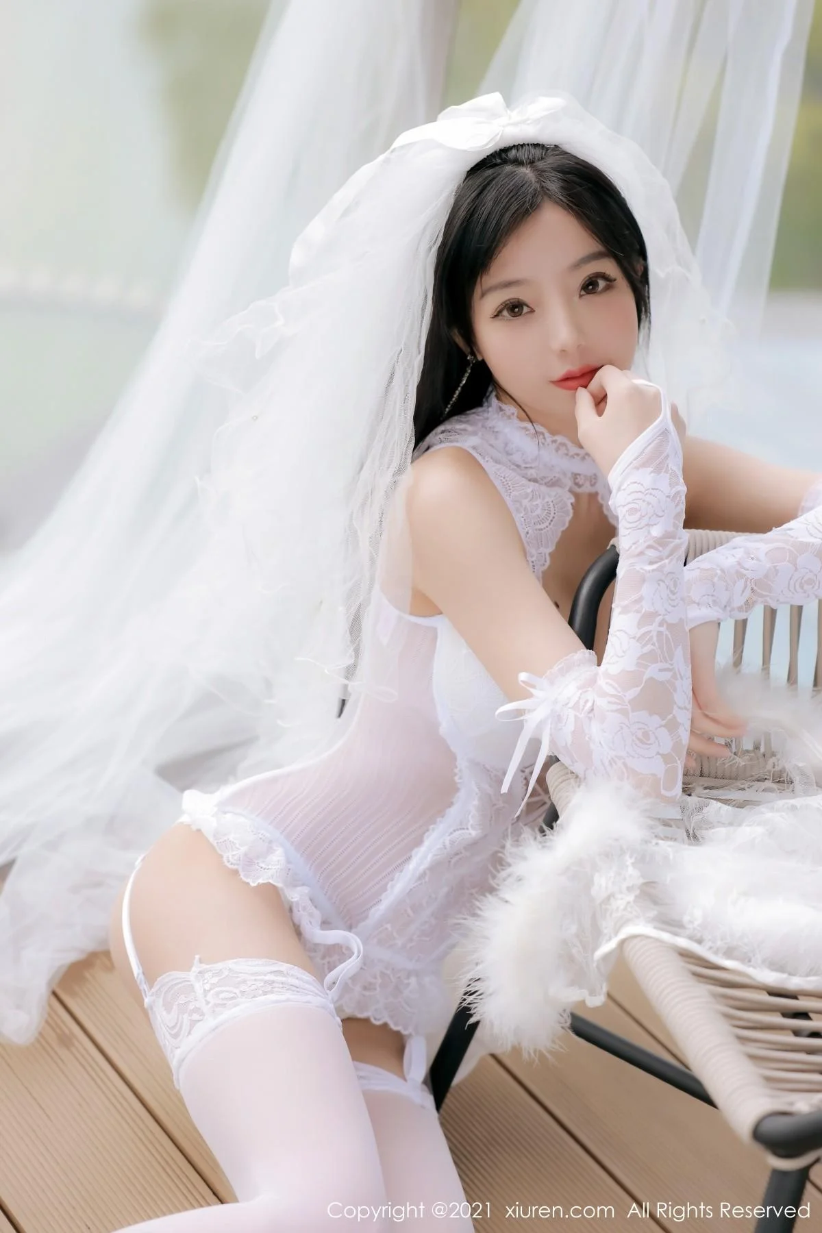 佘贝拉bella大理旅拍私房性感纯白婚纱配蕾丝吊袜绝美写真 第 40 张