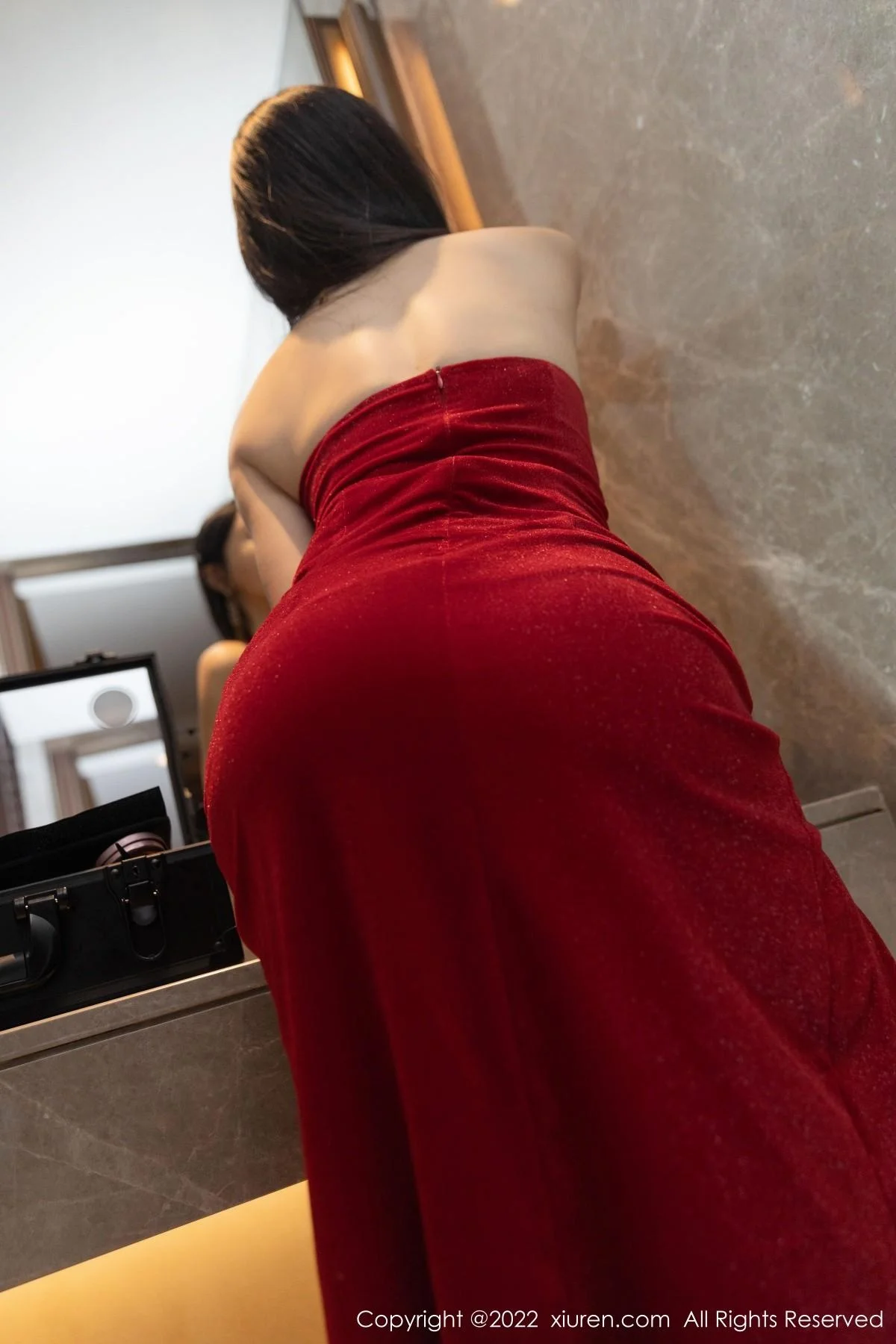 允爾三亚旅拍赌场情景主题半脱低胸裙露丰乳肥臀绝美写真 第 16 张
