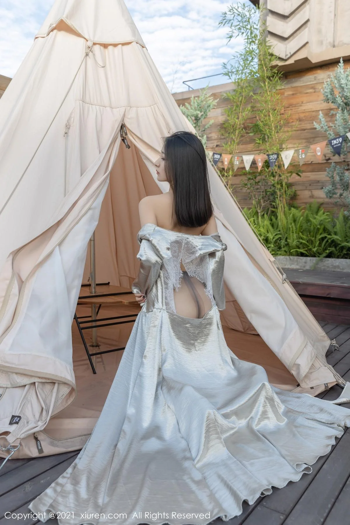 熊小诺时尚外拍主题超薄无内黑丝裤袜秀翘臀美腿绝美写真 第 24 张