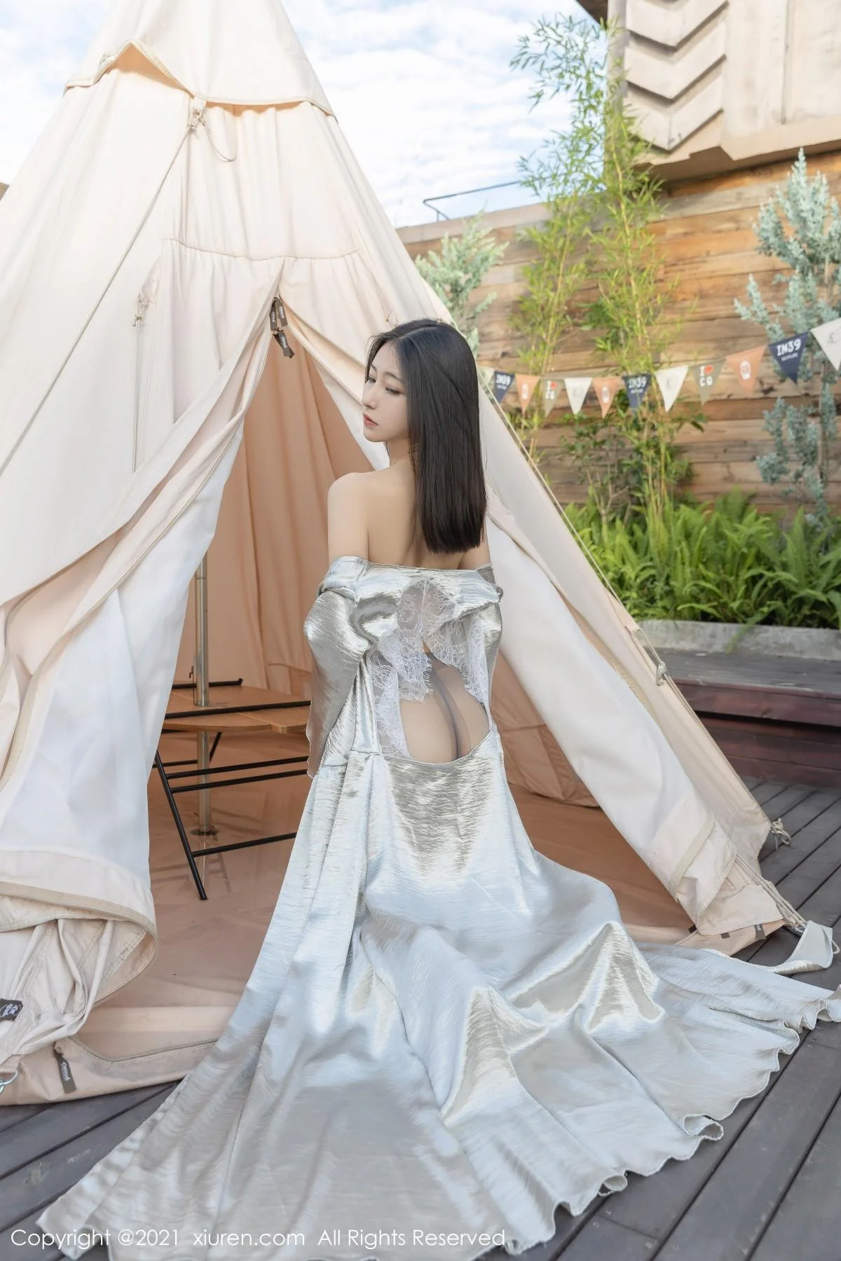 熊小诺时尚外拍主题超薄无内黑丝裤袜秀翘臀美腿绝美写真 第 26 张