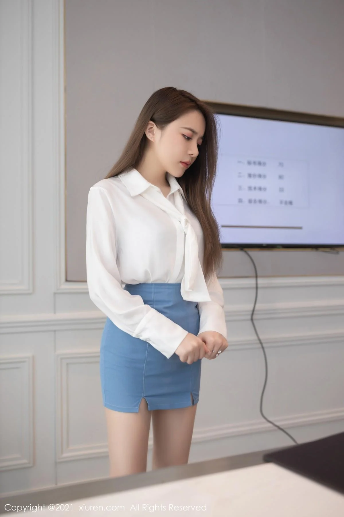 鱼子酱Fish成都旅拍招标会主题半脱内衣露火辣身材绝美写真 第 8 张