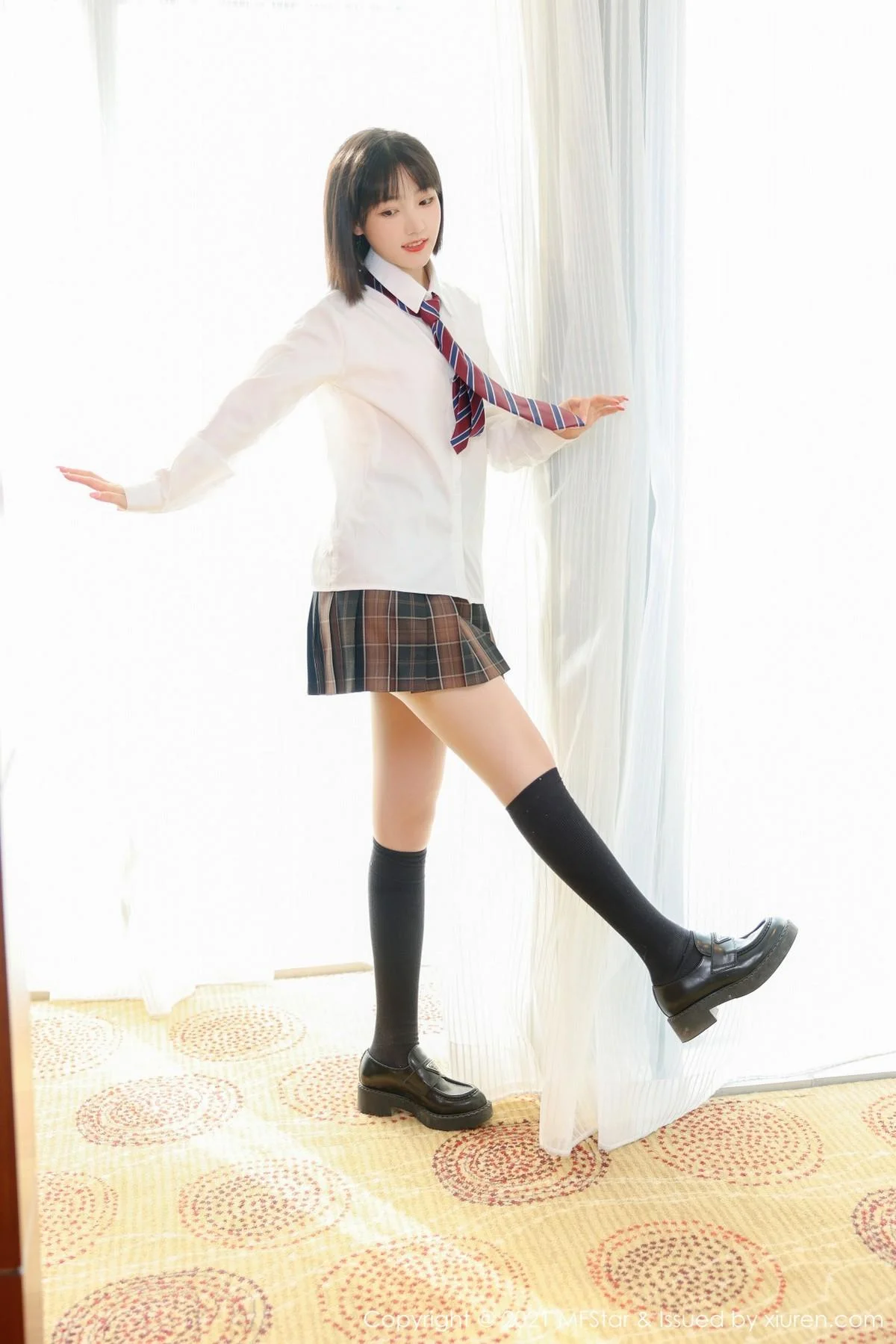 甜筒晓彤居家女友主题粉色内衣配肉丝裤袜甜美可人写真 第 31 张