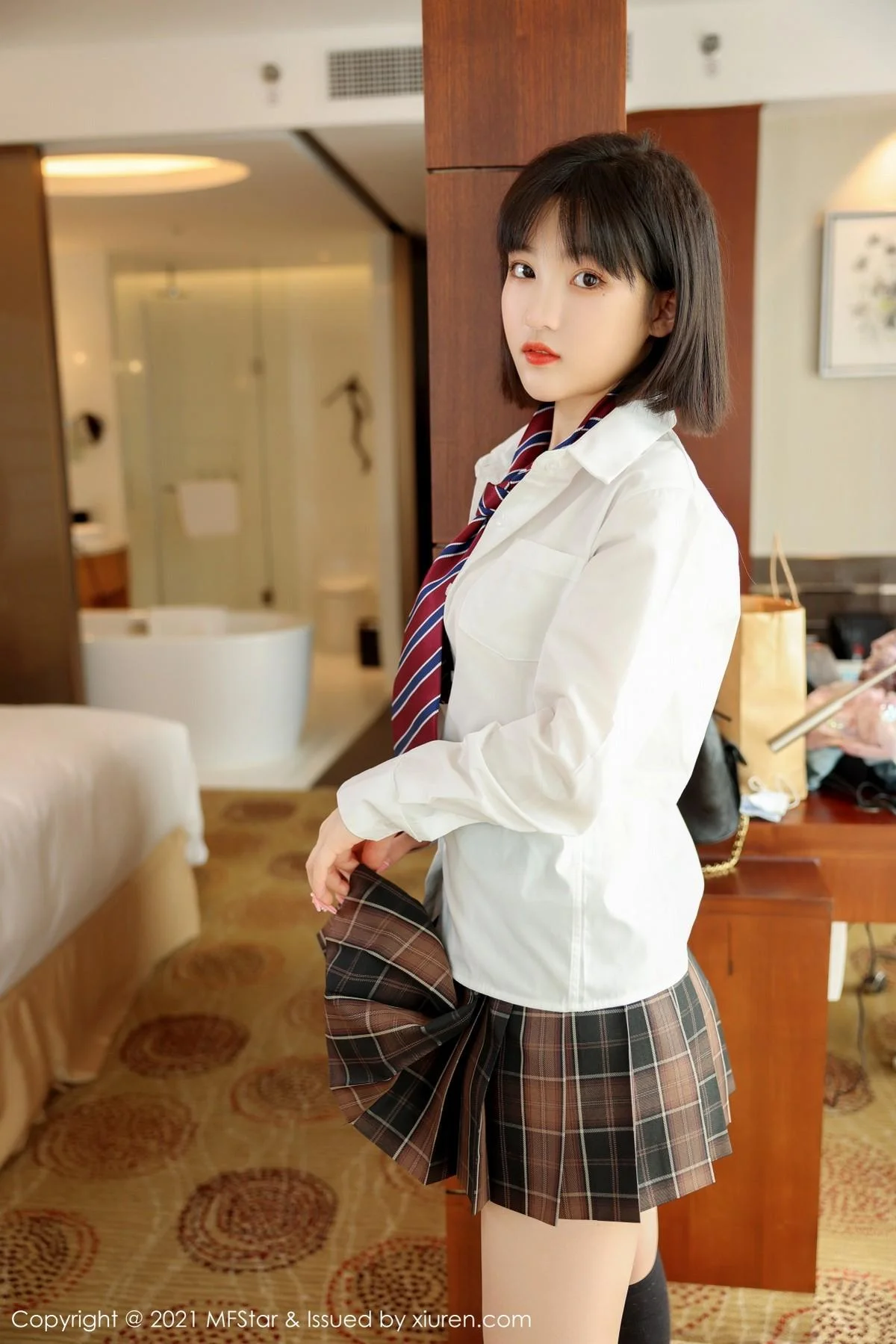 甜筒晓彤居家女友主题粉色内衣配肉丝裤袜甜美可人写真 第 54 张